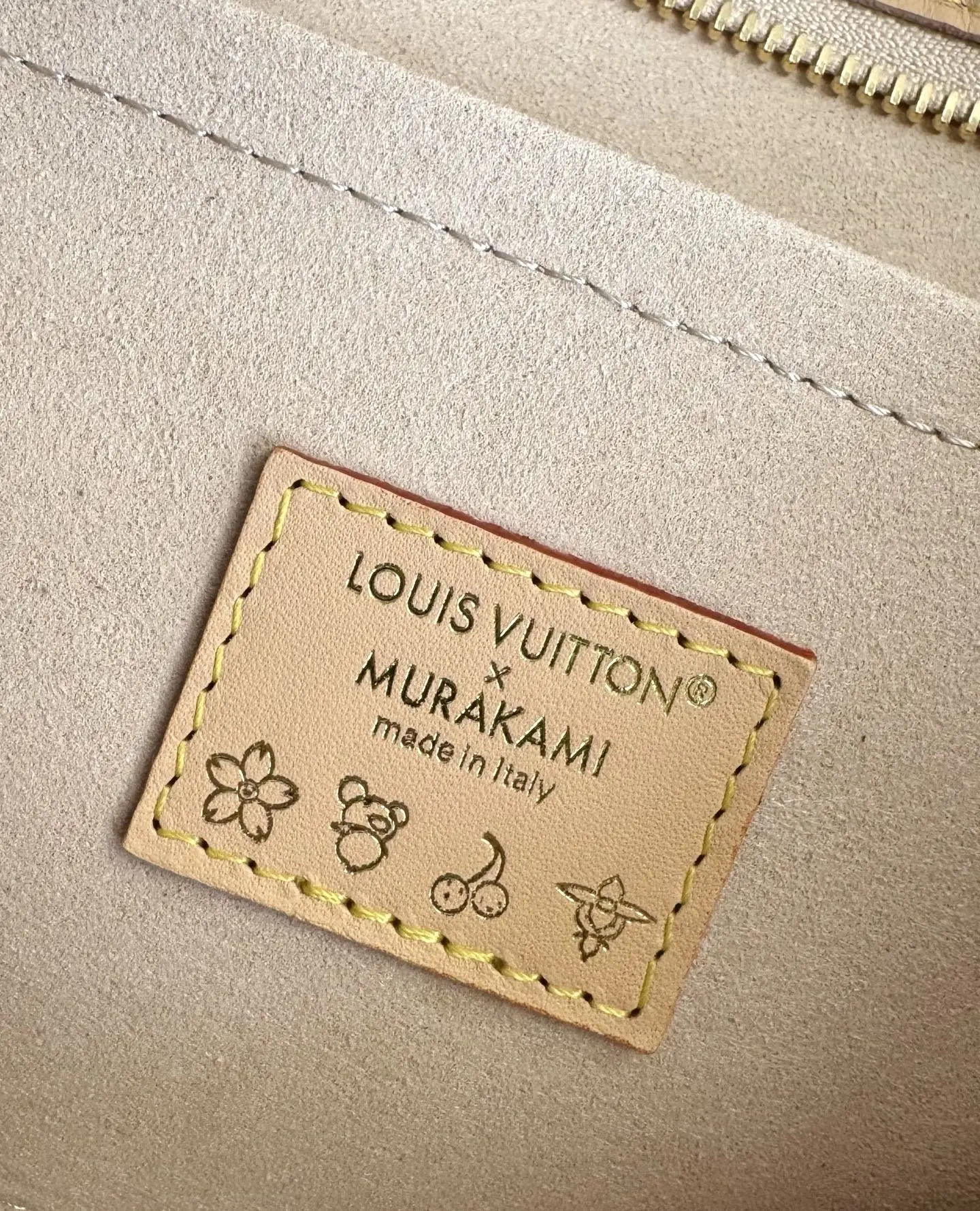Louis Vuitton Overseas Original M27578 Carryall East West Shoulder Bag - Detail view 9