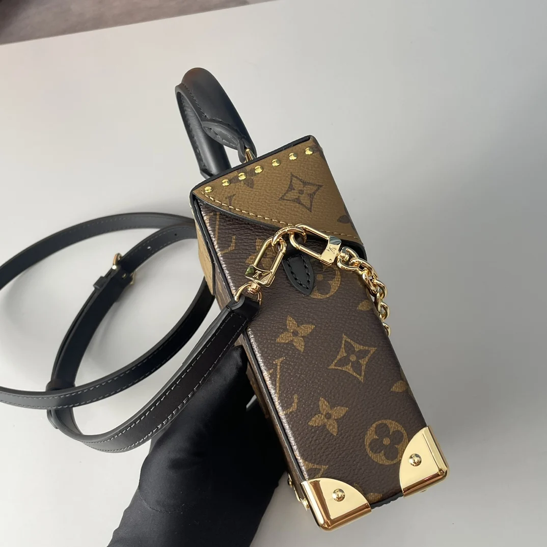 LV海外原单M82465 Camera Box 手袋 手提斜挎包 - 细节图 4