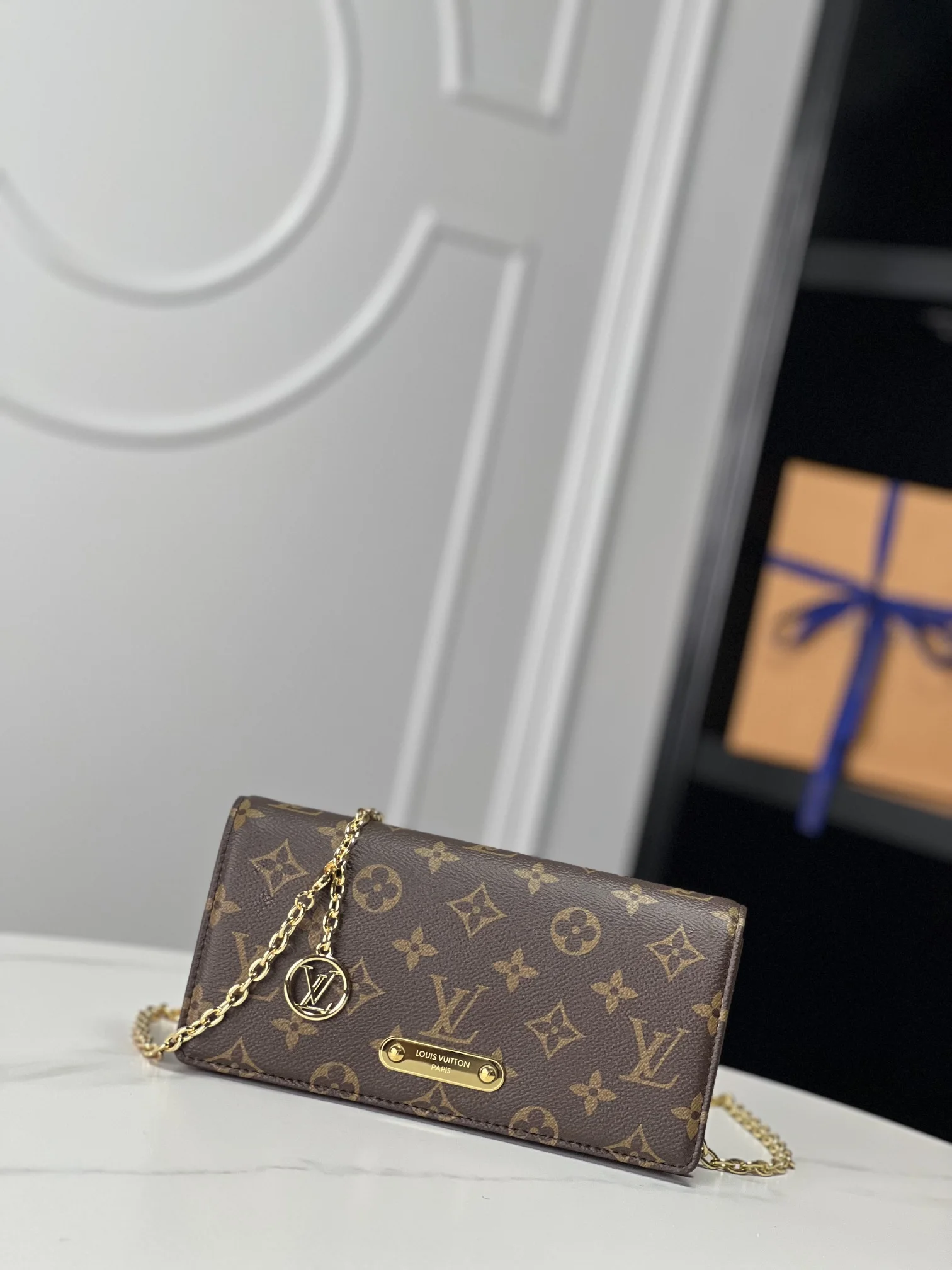 LV海外原单M82509 Lily Wallet On Chain 手袋 斜挎包 - 细节图 1
