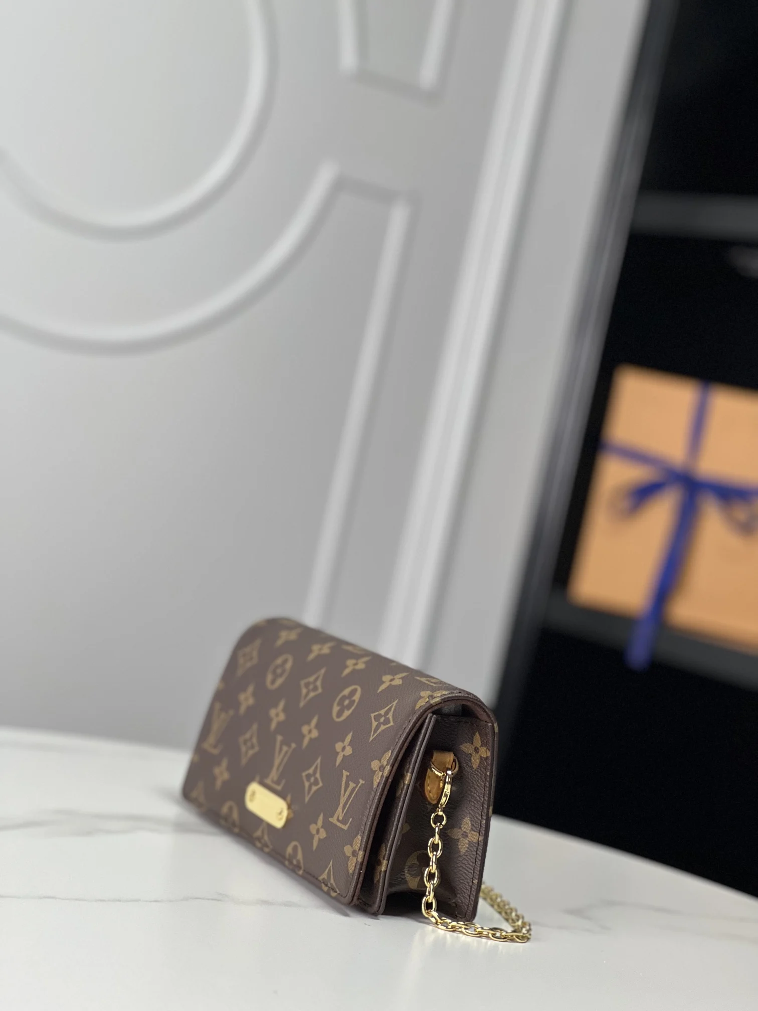 LV海外原单M82509 Lily Wallet On Chain 手袋 斜挎包 - 细节图 2