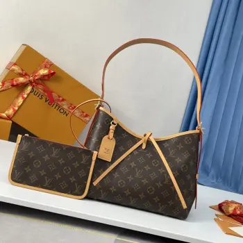 <p>    海外原单M46203独家实拍 CarryAll 小号手袋取材 Monogram 帆布和皮革饰边 成就都市生活的贴身伴侣 充裕构型设有齐整内层 大号内袋再添功能素 Monogram 帆布拉链手拿包通过皮革带固定 尺寸 29×24×12cm</p>
