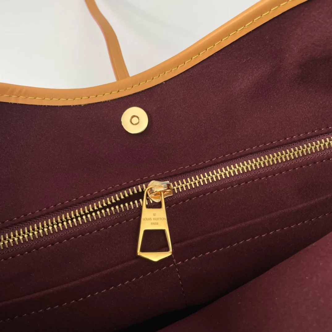 Louis Vuitton Overseas Original M46203 CarryAll Small Handbag Shoulder Backpack - Detail view 9
