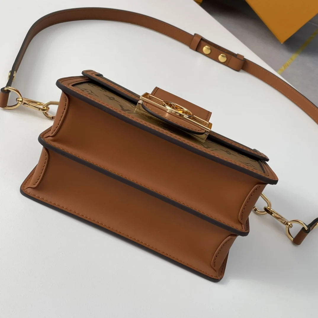 LV海外原单M45959新版/M44580 Nicolas Ghesquiere 斜挎包 - 细节图 4
