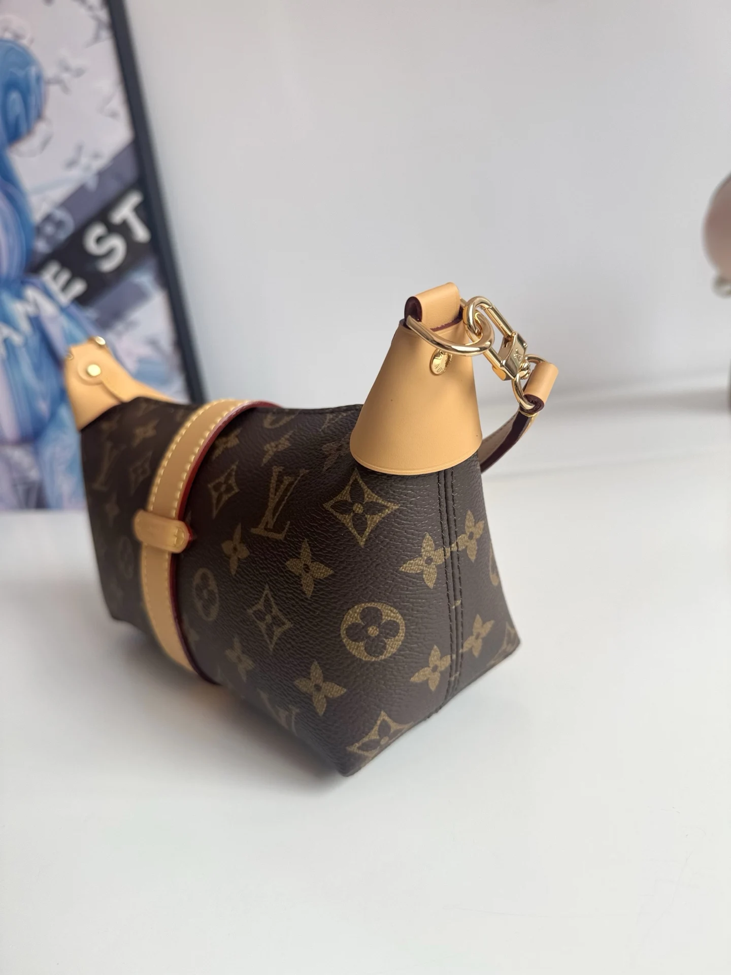 Louis Vuitton Overseas Original M26191 Pochette Mia Handbag Shoulder Bag - Detail view 2