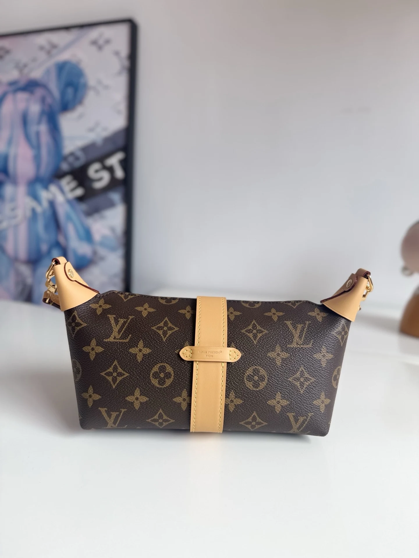 Louis Vuitton Overseas Original M26191 Pochette Mia Handbag Shoulder Bag - Detail view 3