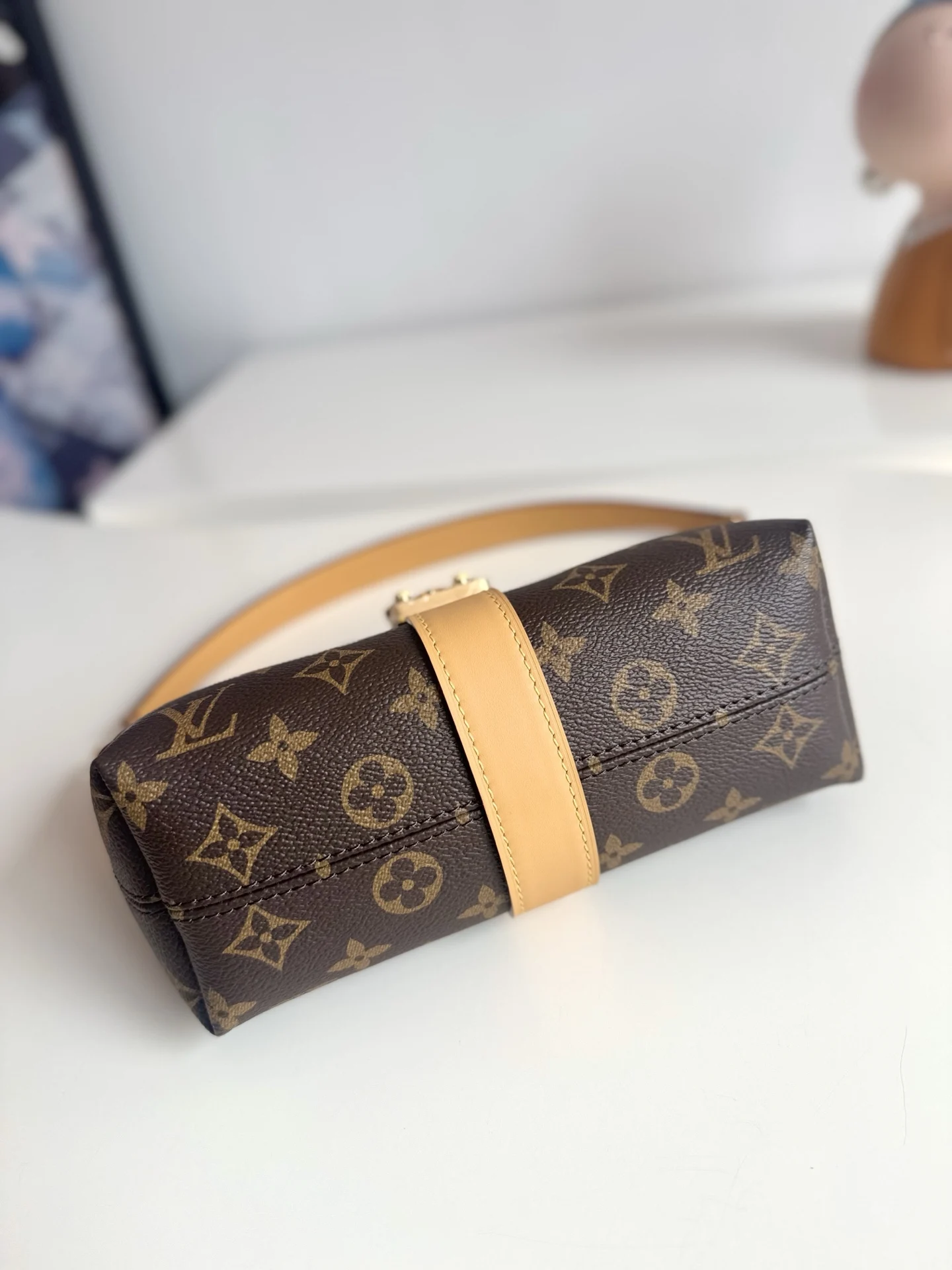Louis Vuitton Overseas Original M26191 Pochette Mia Handbag Shoulder Bag - Detail view 4