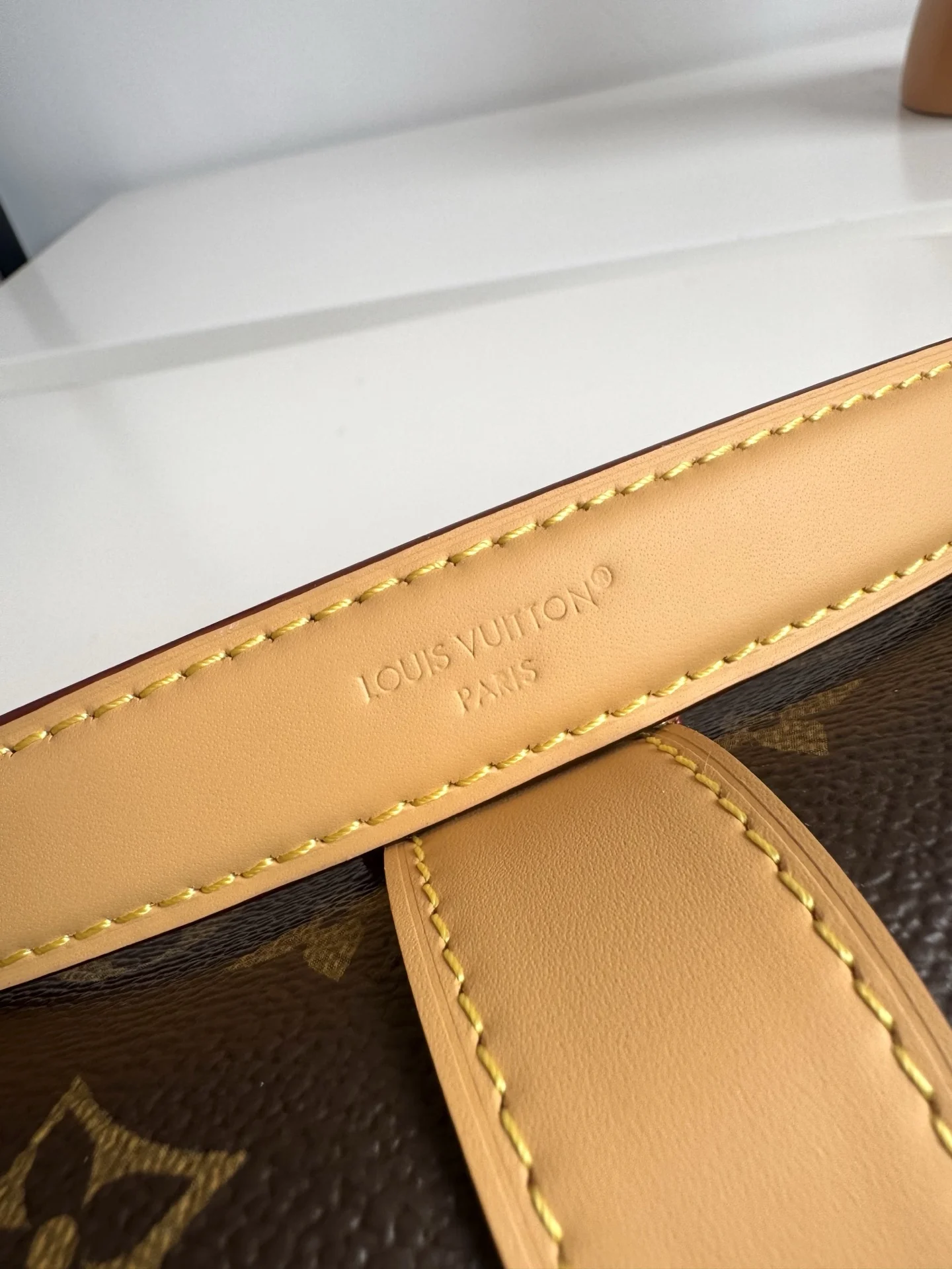 Louis Vuitton Overseas Original M26191 Pochette Mia Handbag Shoulder Bag - Detail view 6
