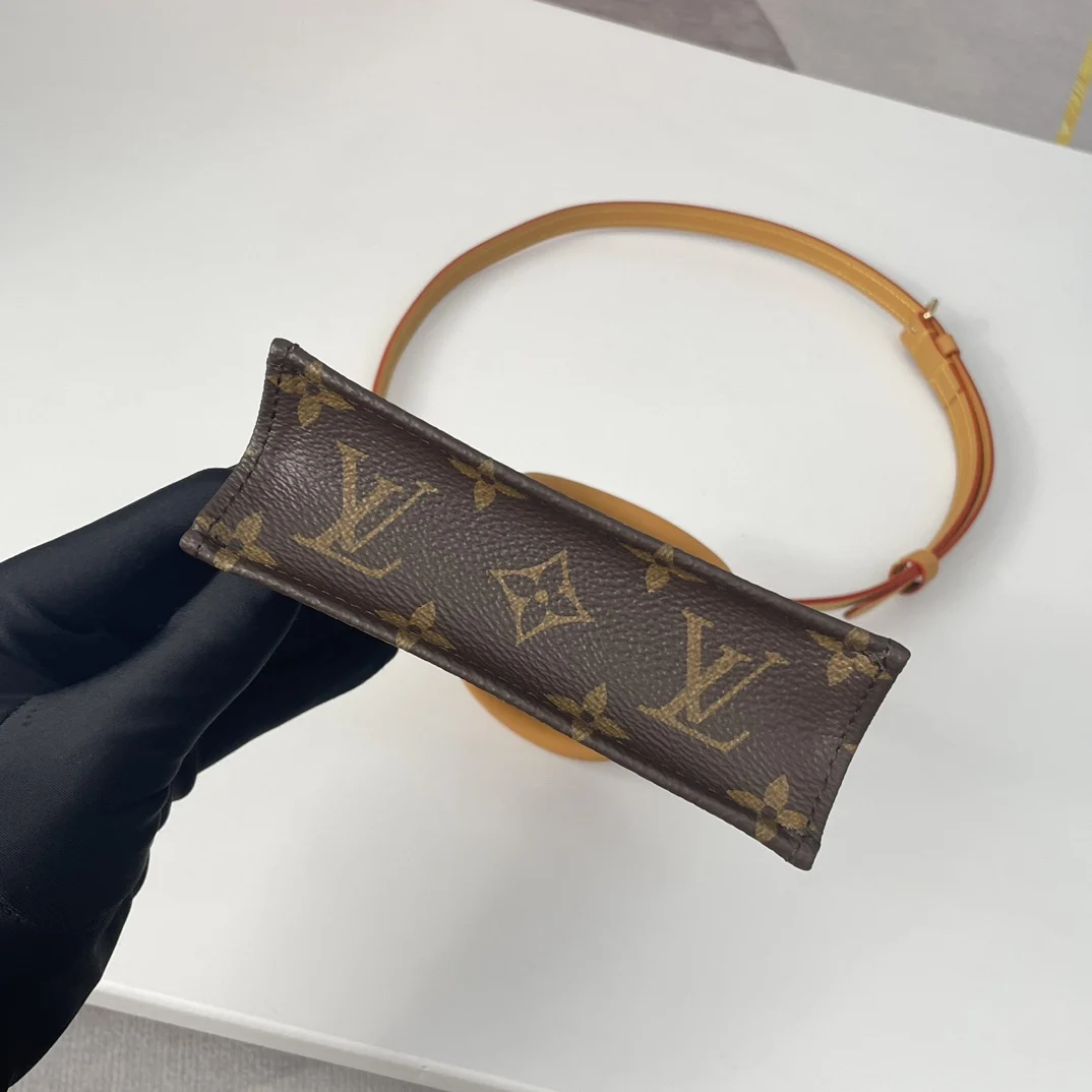 LV海外原单M81295/M69442 Petit Sac Plat 手袋 手提斜挎包 - 细节图 4