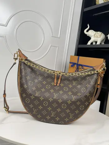 <p>  海外原单M46311独家实拍  Loop Hobo 手袋拼合 Monogram 涂层帆布和 Monogram Reverse 涂层帆布 以皮革包角定格潮流半月形轮廓 系上链条或可调节皮革肩带 探索更多背携方式 尺寸 38×26×10cm</p>