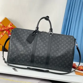 <p>  海外原单旅行袋55cm黑花M40605独家实拍 备受喜爱的 Keepall 55 旅行袋 由全新标志性 Monogram Eclipse 帆布裁制而成 容量大且轻便易携带 可谓名符其实的 Keepall 精通整理之道的旅行者能够轻松地将一周的换洗衣物装进此款大号 Keepall 55 旅行袋中 尺寸 55×31×26cm</p>