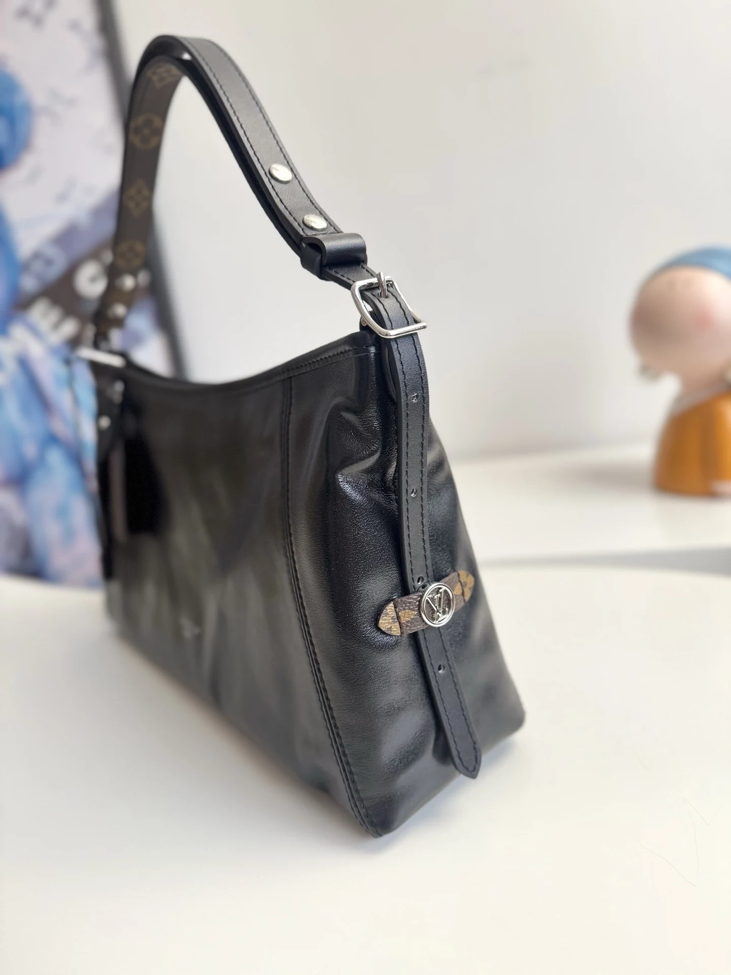 Louis Vuitton Overseas Original M28160 Carryall East West Handbag Shoulder Bag - Detail view 2