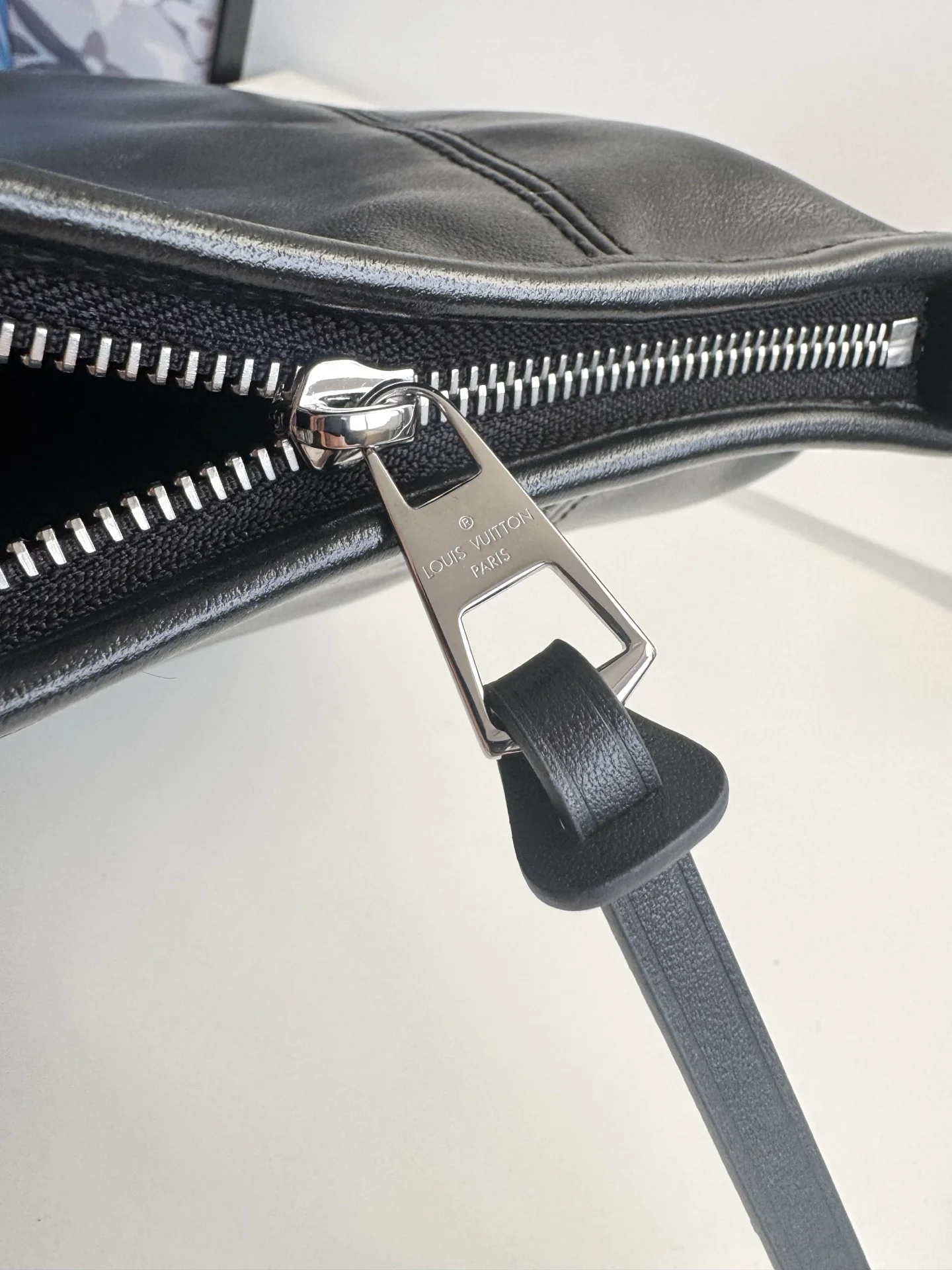 Louis Vuitton Overseas Original M28160 Carryall East West Handbag Shoulder Bag - Detail view 6