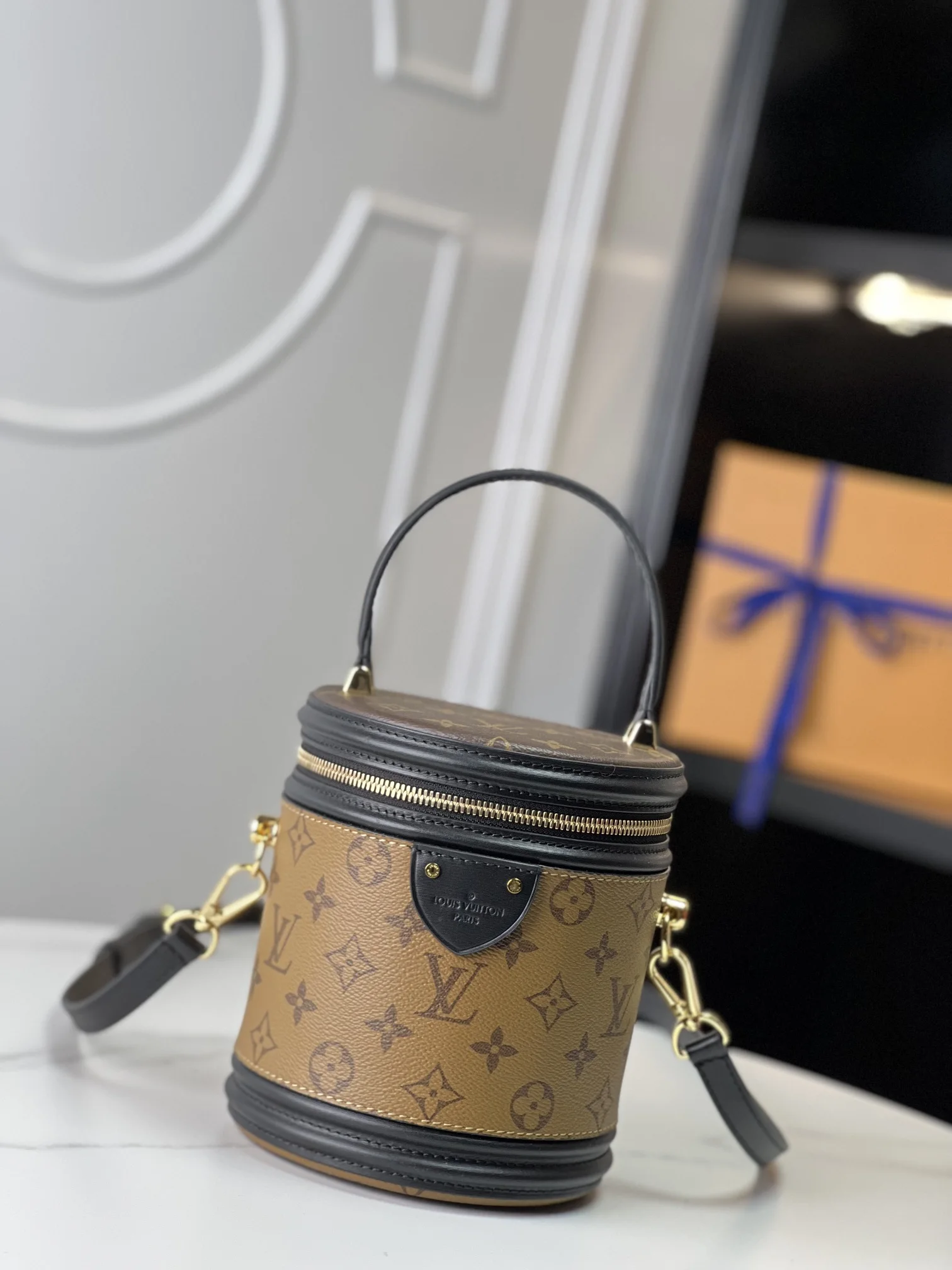 LV海外原单M43986 Nicolas Ghesquiere 手提斜挎包