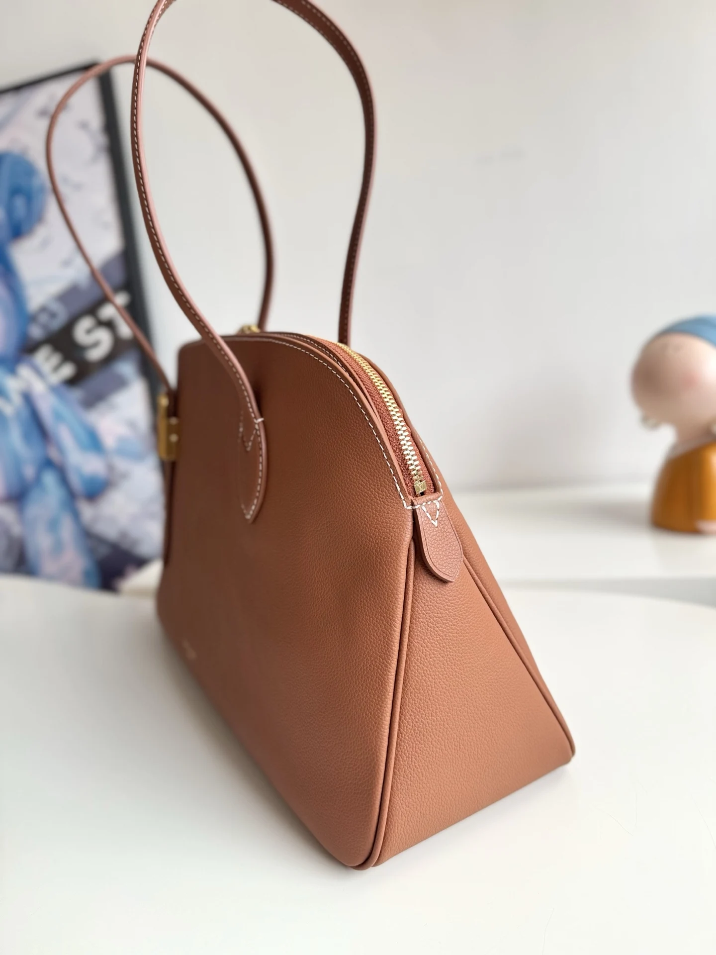 Louis Vuitton Overseas Original M26688 Low Key Tote Bag - Detail view 2