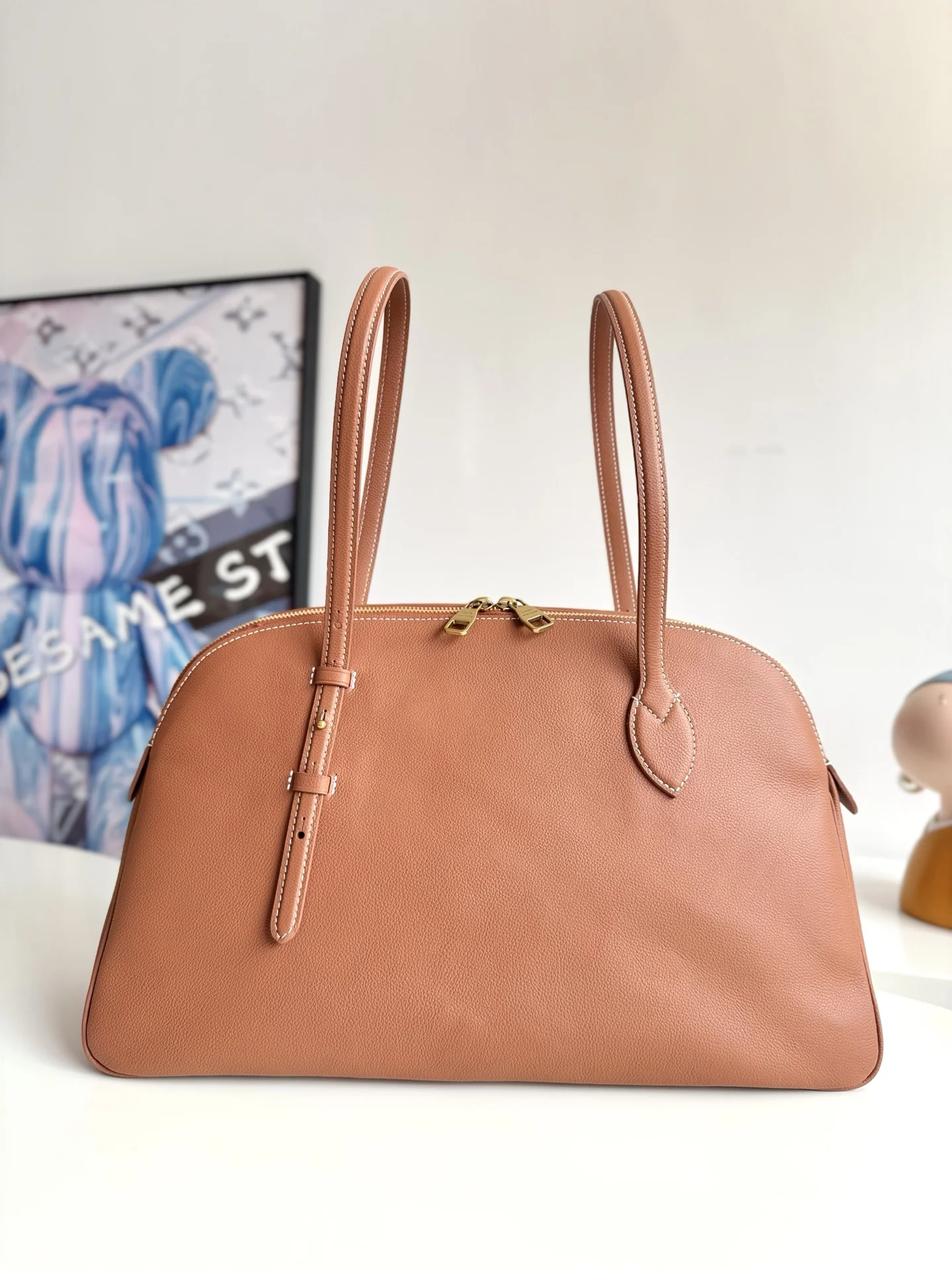 Louis Vuitton Overseas Original M26688 Low Key Tote Bag - Detail view 3