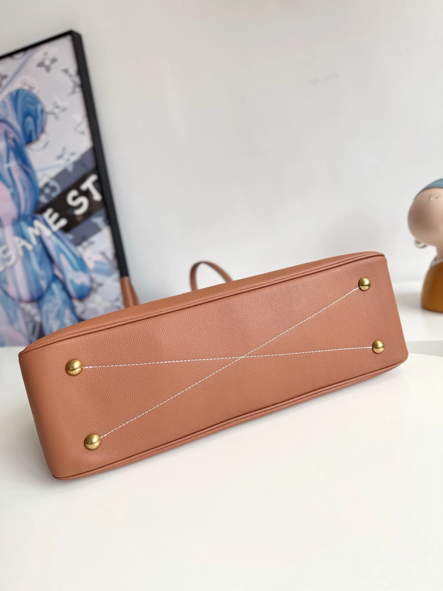Louis Vuitton Overseas Original M26688 Low Key Tote Bag - Detail view 4