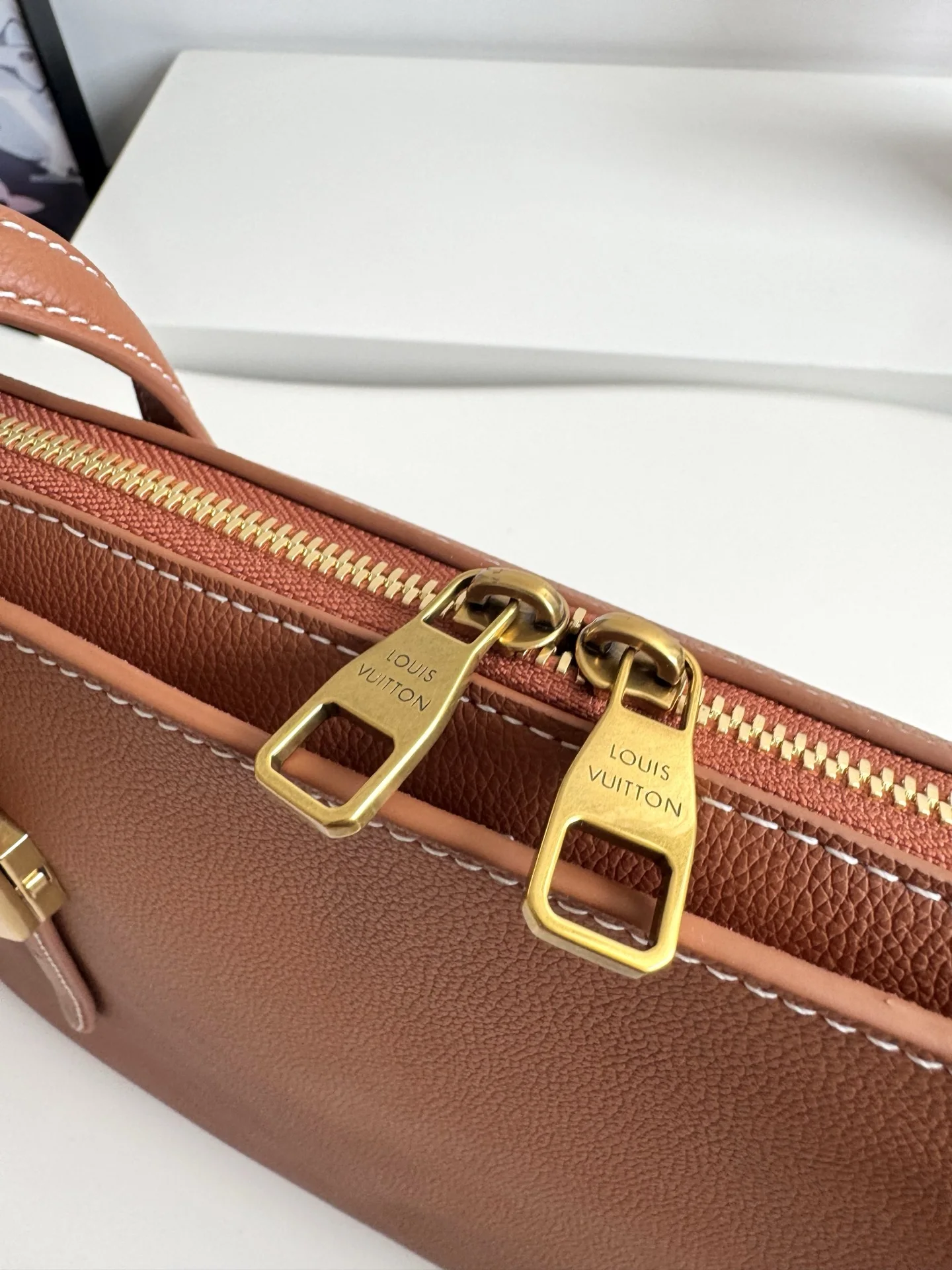 Louis Vuitton Overseas Original M26688 Low Key Tote Bag - Detail view 7