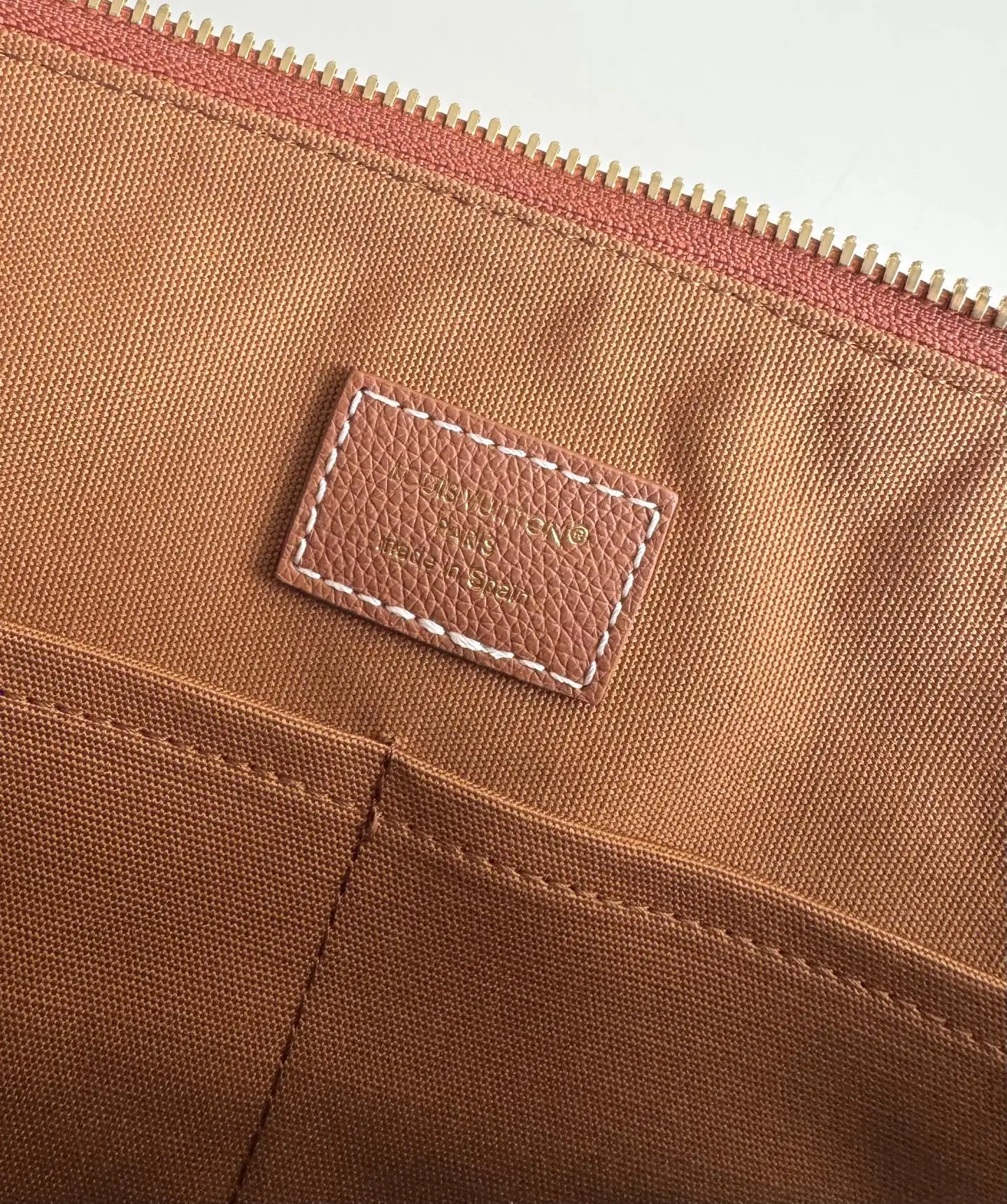 Louis Vuitton Overseas Original M26688 Low Key Tote Bag - Detail view 9