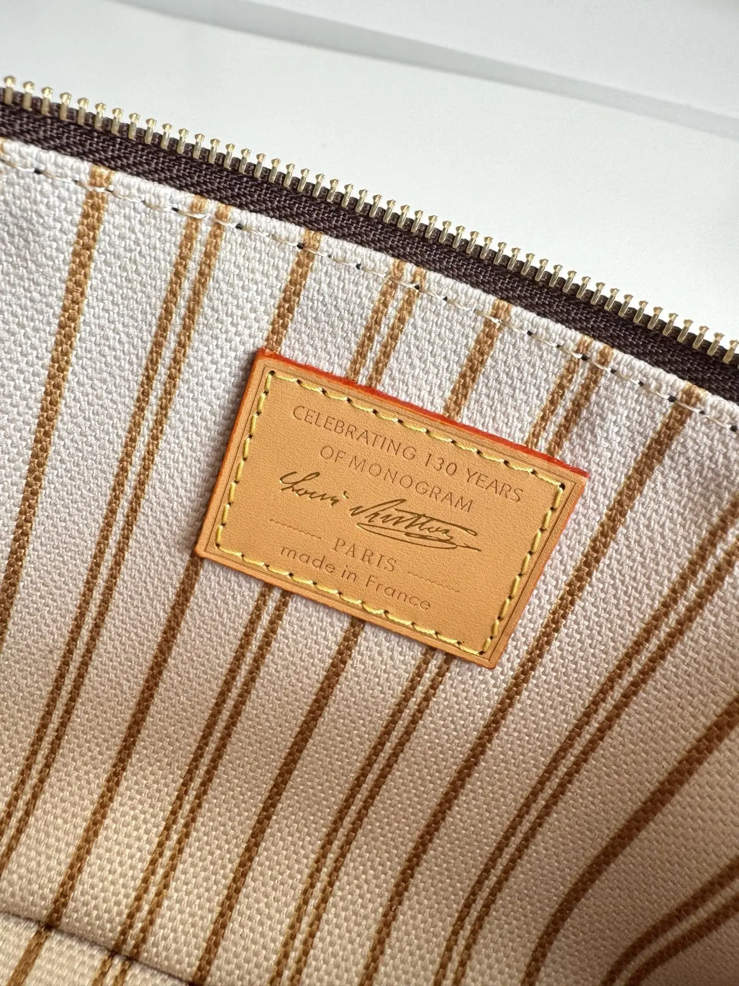 Louis Vuitton Overseas original M27718 shoulder bag - Detail view 9