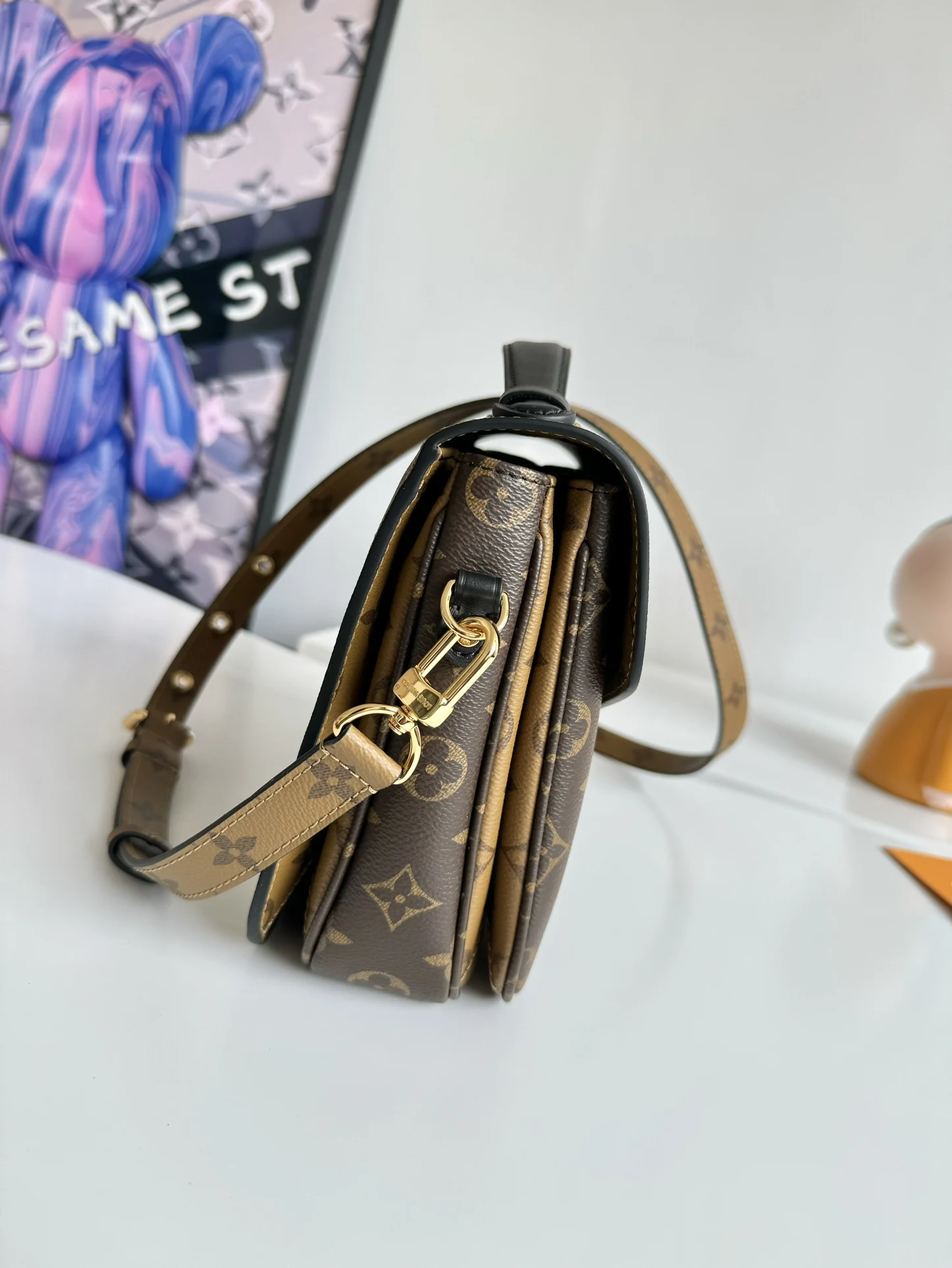 LV海外原单M44876 Pochette Metis 邮差包 手提斜挎包 - 细节图 2