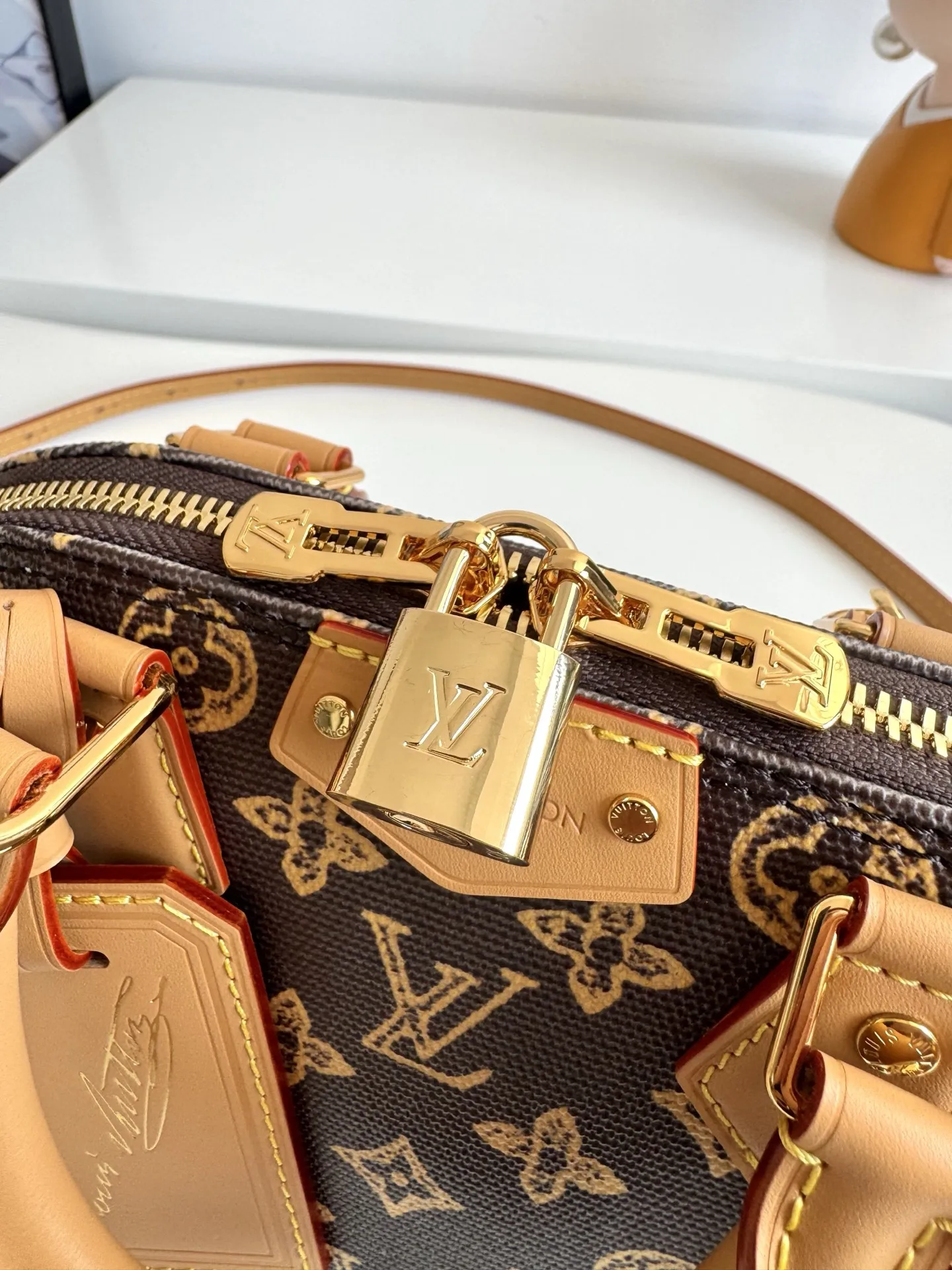 LV海外原单M28105 Alma Trunk BB 手袋 手提斜挎包 - 细节图 5