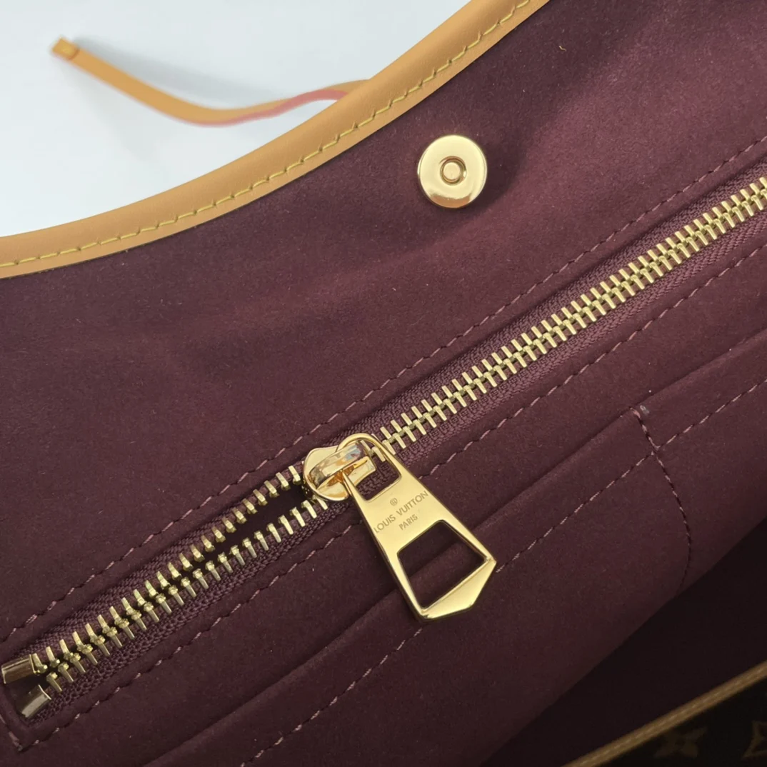 Louis Vuitton Overseas Original M46197 CarryAll Medium Handbag Shoulder Backpack - Detail view 8