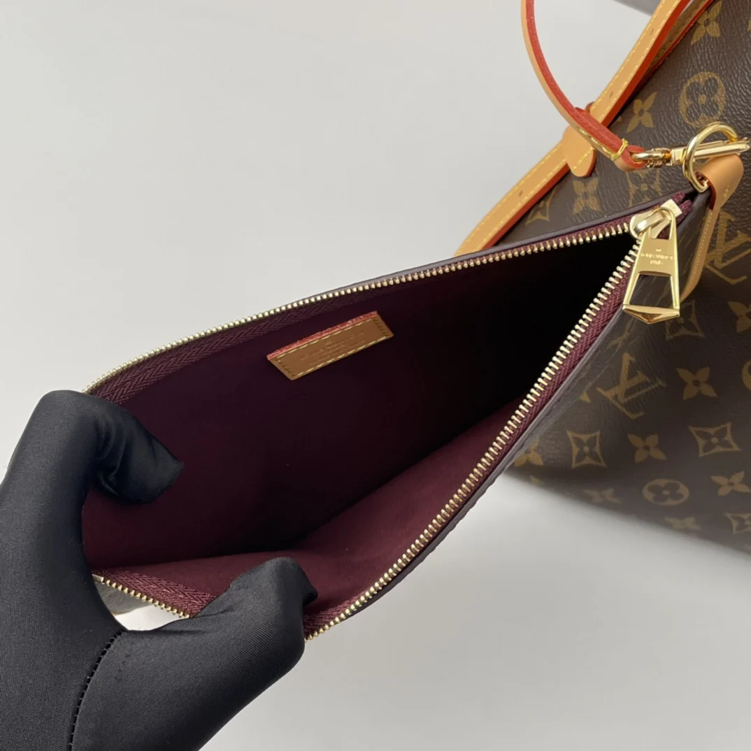 Louis Vuitton Overseas Original M46197 CarryAll Medium Handbag Shoulder Backpack - Detail view 9