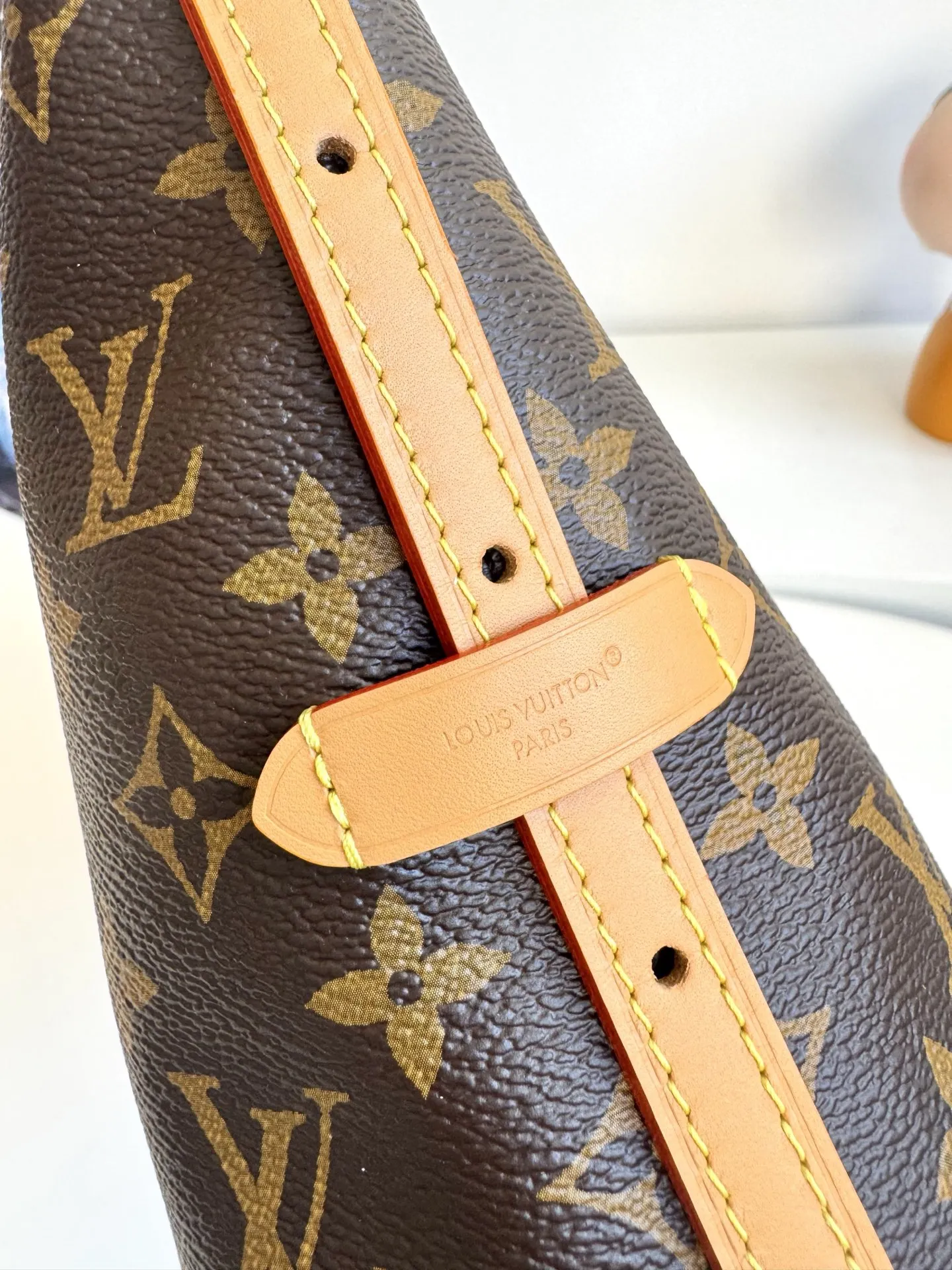 Louis Vuitton Overseas Original M28101 Carryall East West Handbag Shoulder Bag - Detail view 5