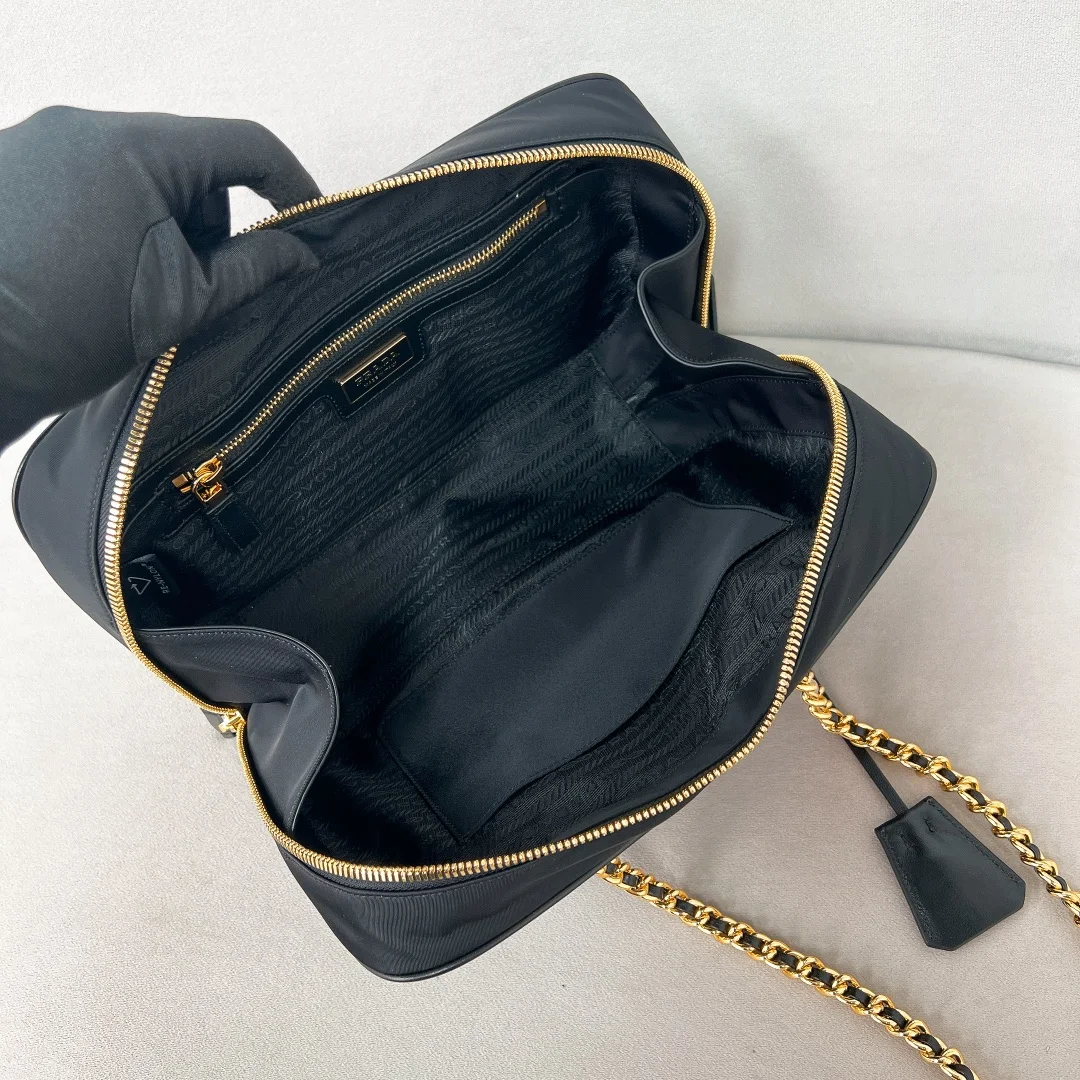 普拉达1BB155 Summer新品中古式黑金链条单肩包中号 单肩背包 - 细节图 8