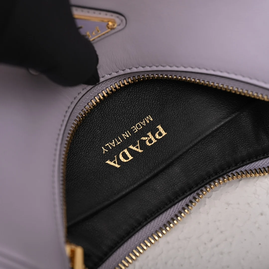 Prada 1BC194 Hobo Leather Underarm Bag Crossbody Bag - Detail view 8