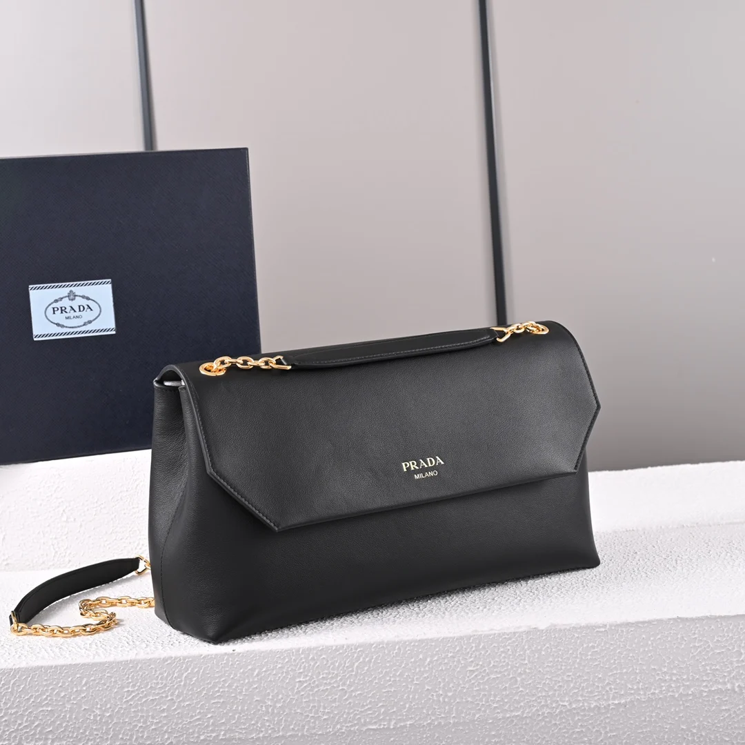 Prada 1BD367 Chain Bag Tote Bag Crossbody Bag - Detail view 2