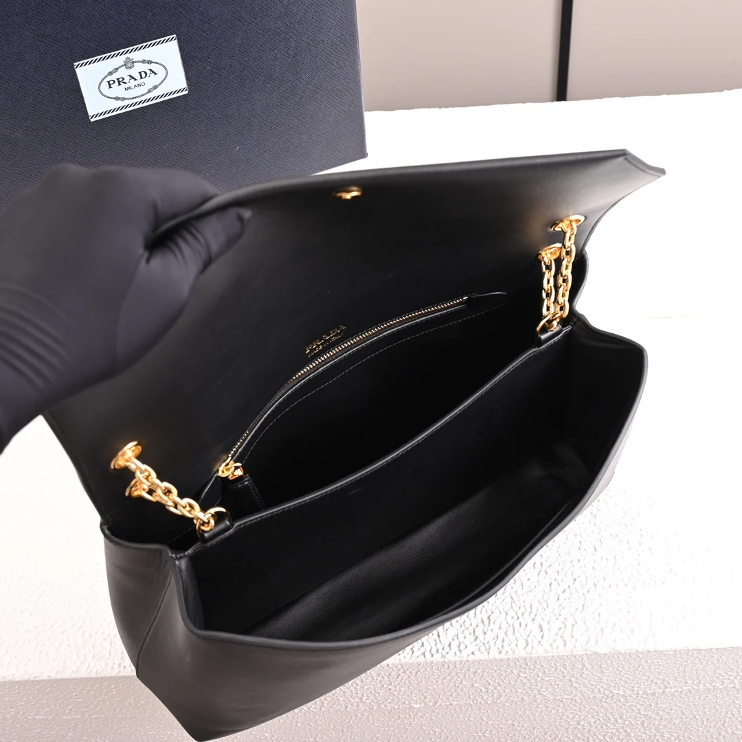 Prada 1BD367 Chain Bag Tote Bag Crossbody Bag - Detail view 8