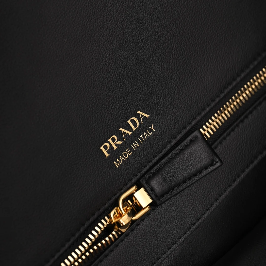 Prada 1BD367 Chain Bag Tote Bag Crossbody Bag - Detail view 9
