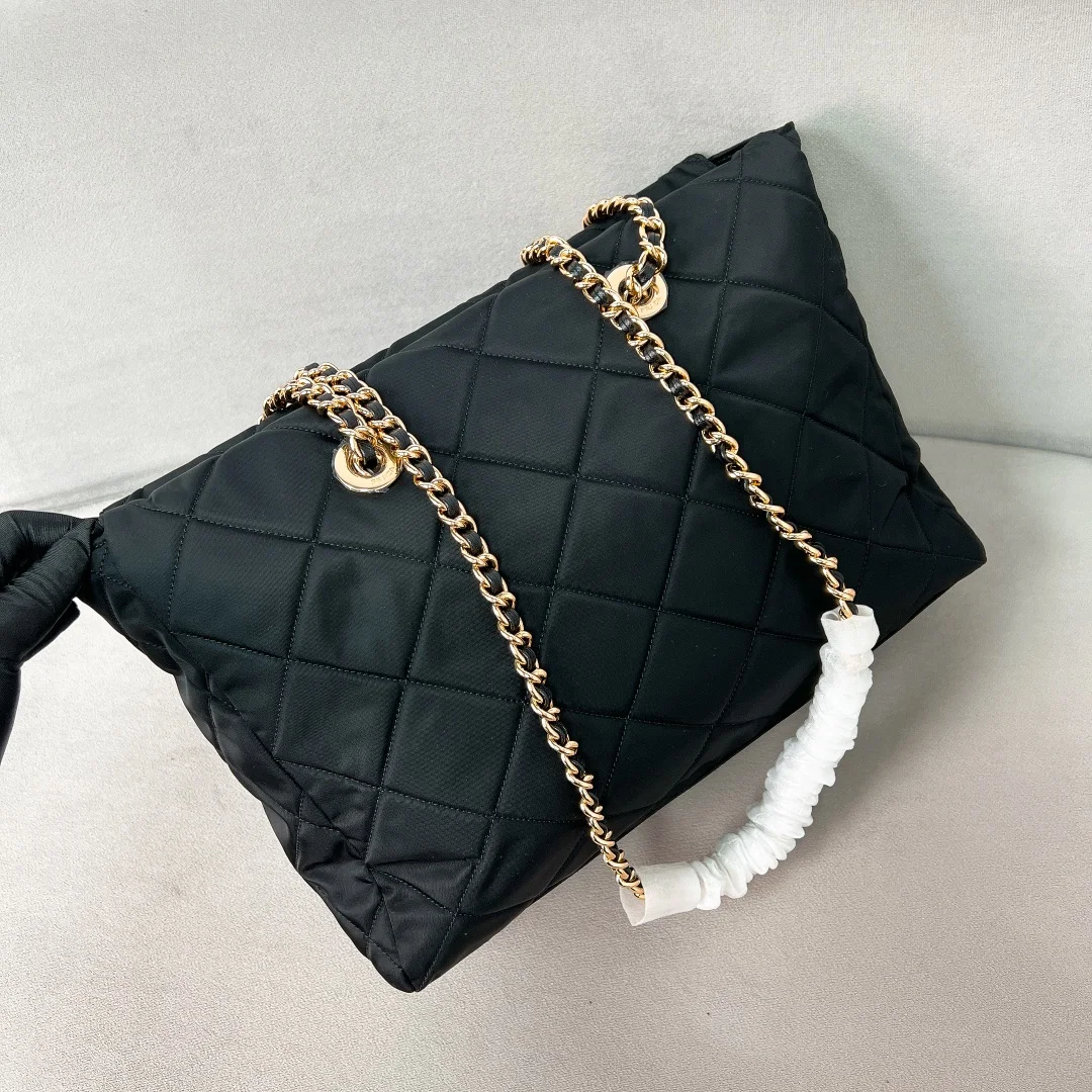 普拉达1BG467 大号中古系列黑金链条 单肩背包 - 细节图 2