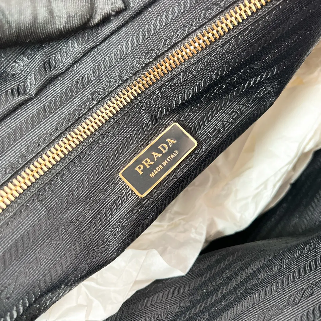 普拉达1BG467 大号中古系列黑金链条 单肩背包 - 细节图 9