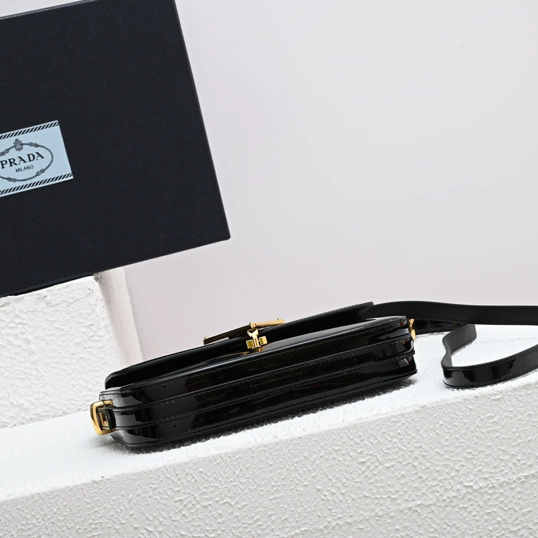 Prada 1BD339 Patent Leather Shoulder Bag Crossbody Bag - Detail view 4