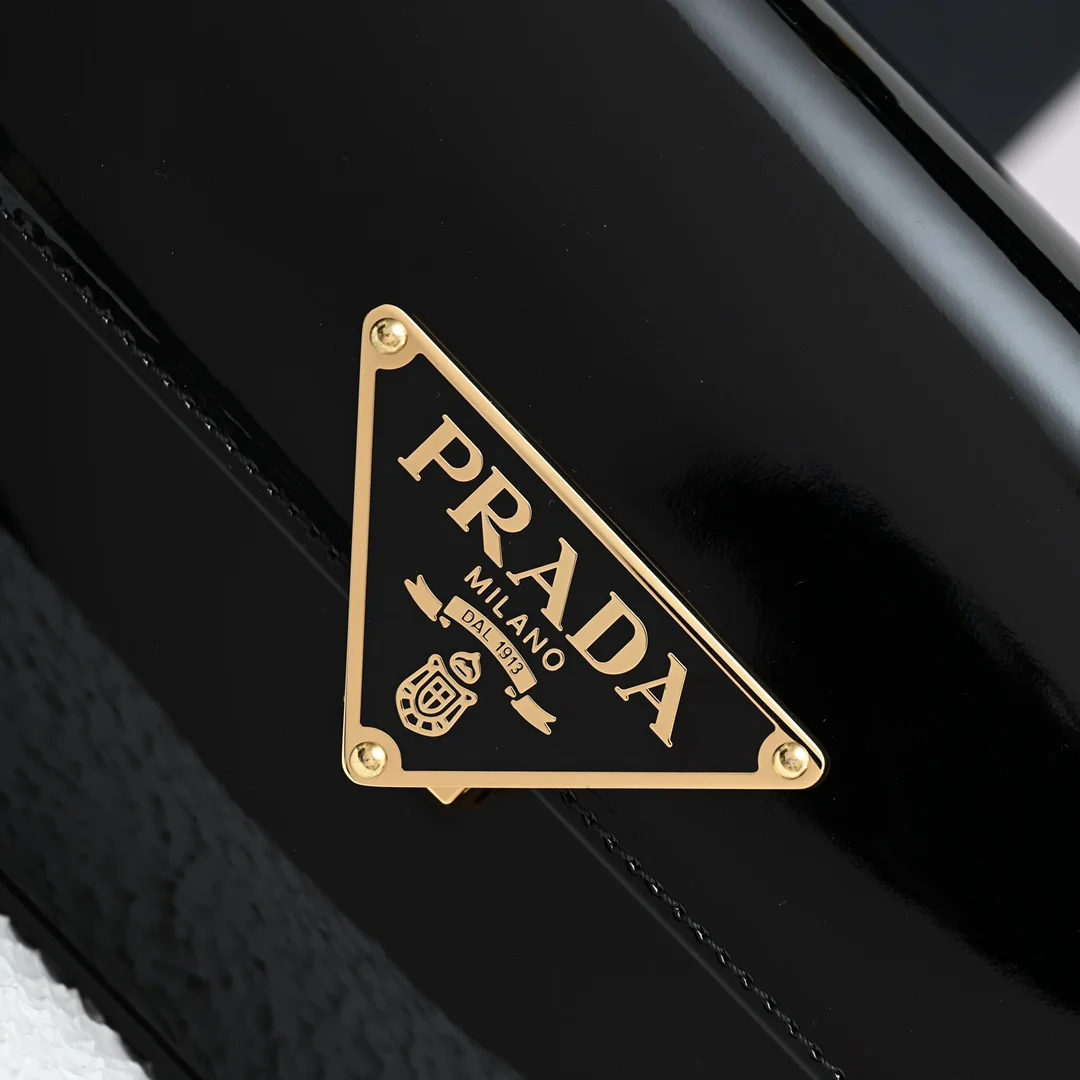 Prada 1BD339 Patent Leather Shoulder Bag Crossbody Bag - Detail view 5