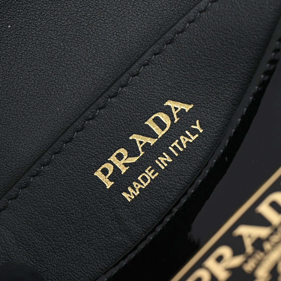 Prada 1BD339 Patent Leather Shoulder Bag Crossbody Bag - Detail view 9