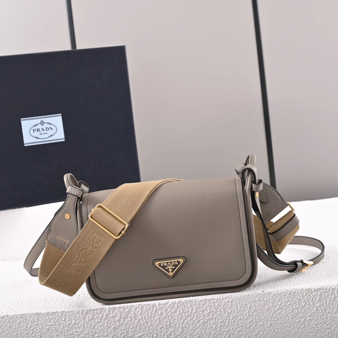 Prada 1BD372 Shoulder Strap Crossbody Bag - Detail view 1