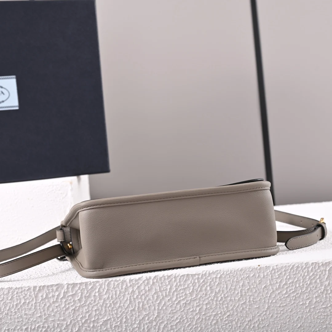 Prada 1BD372 Shoulder Strap Crossbody Bag - Detail view 5