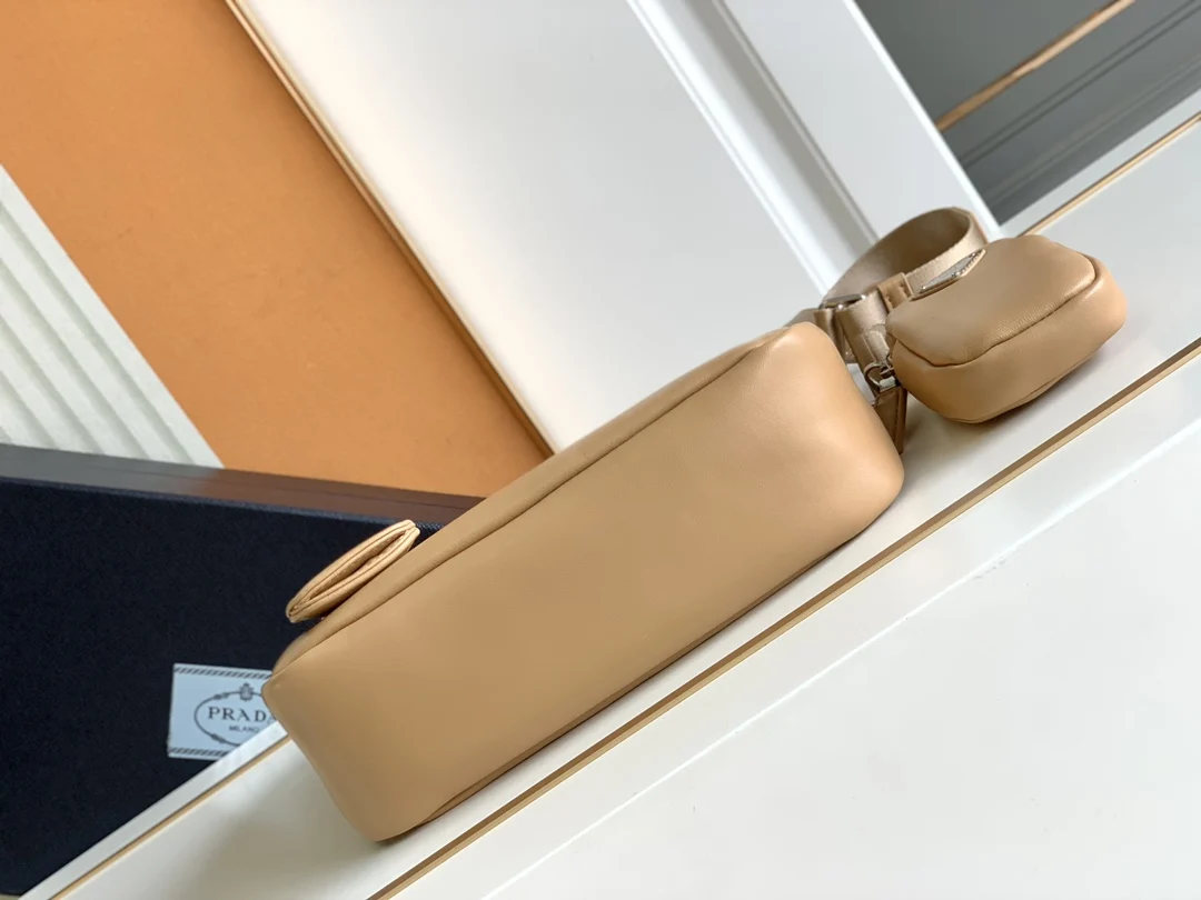 Prada 1BH204 Sheepskin Three-in-One Shoulder Bag Crossbody Bag - Detail view 4