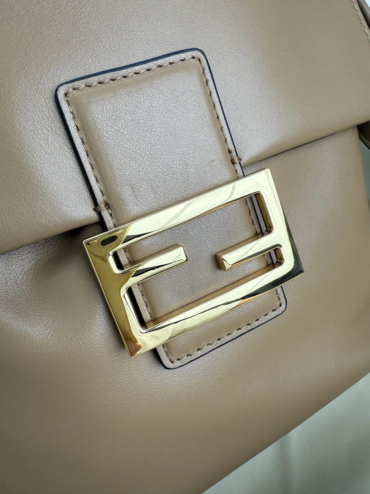Fendi 8BZ057 Design Backpack Backpack - Detail view 4