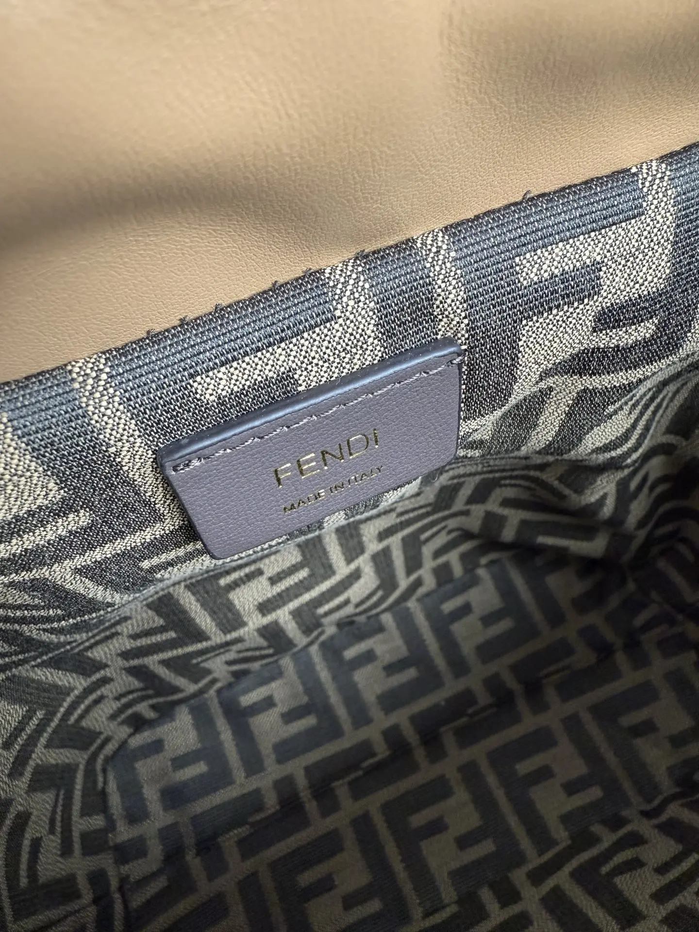 Fendi 8BZ057 Design Backpack Backpack - Detail view 8