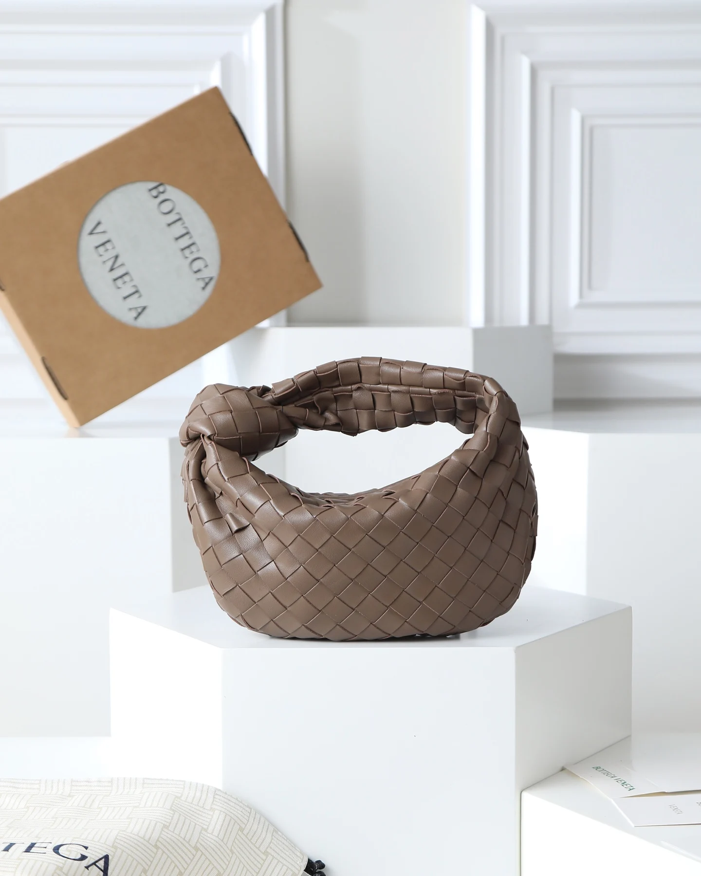 Bottega Veneta 651876 Woven Knot Hobo Handbag - Detail view 1