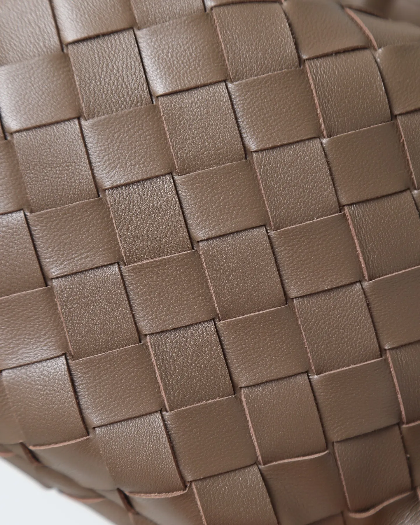 Bottega Veneta 651876 Woven Knot Hobo Handbag - Detail view 5
