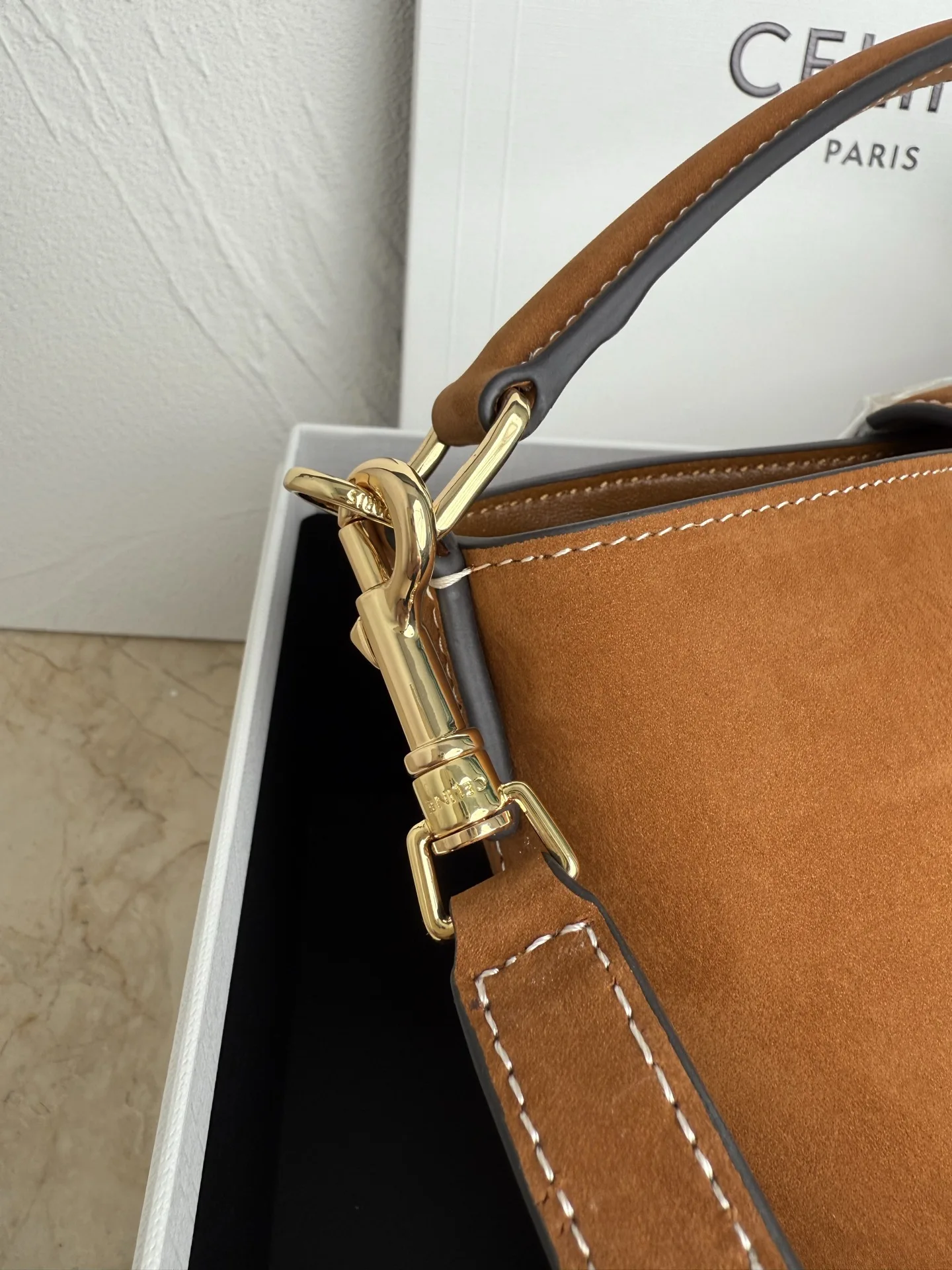 Celine 119173FX9.38NO LOUISE Small Smooth Cowhide Leather Handbag Crossbody Bag - Detail view 5