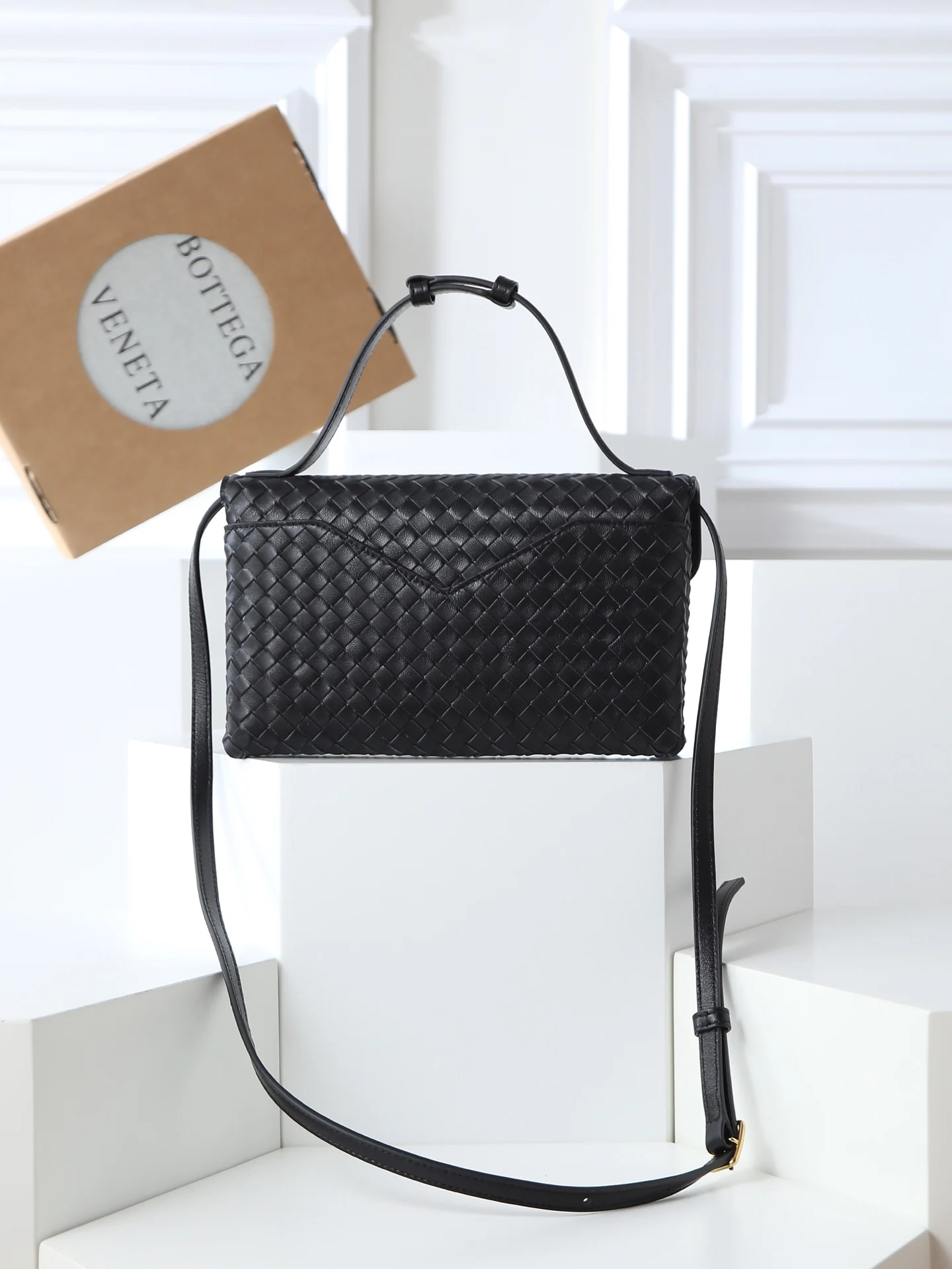 Bottega Veneta 817191 Early Spring New Bag Crossbody Bag - Detail view 2