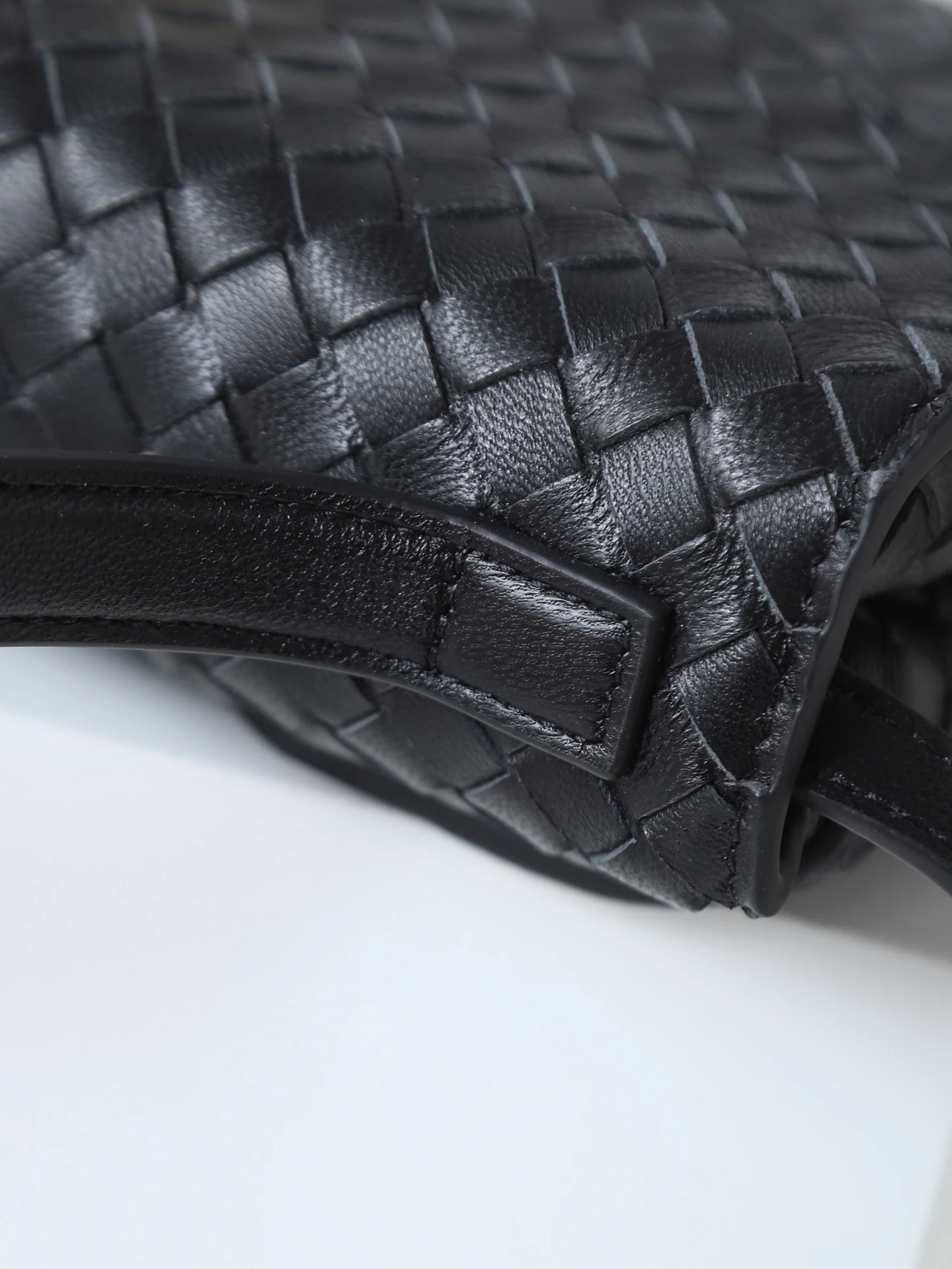 Bottega Veneta 817191 Early Spring New Bag Crossbody Bag - Detail view 6