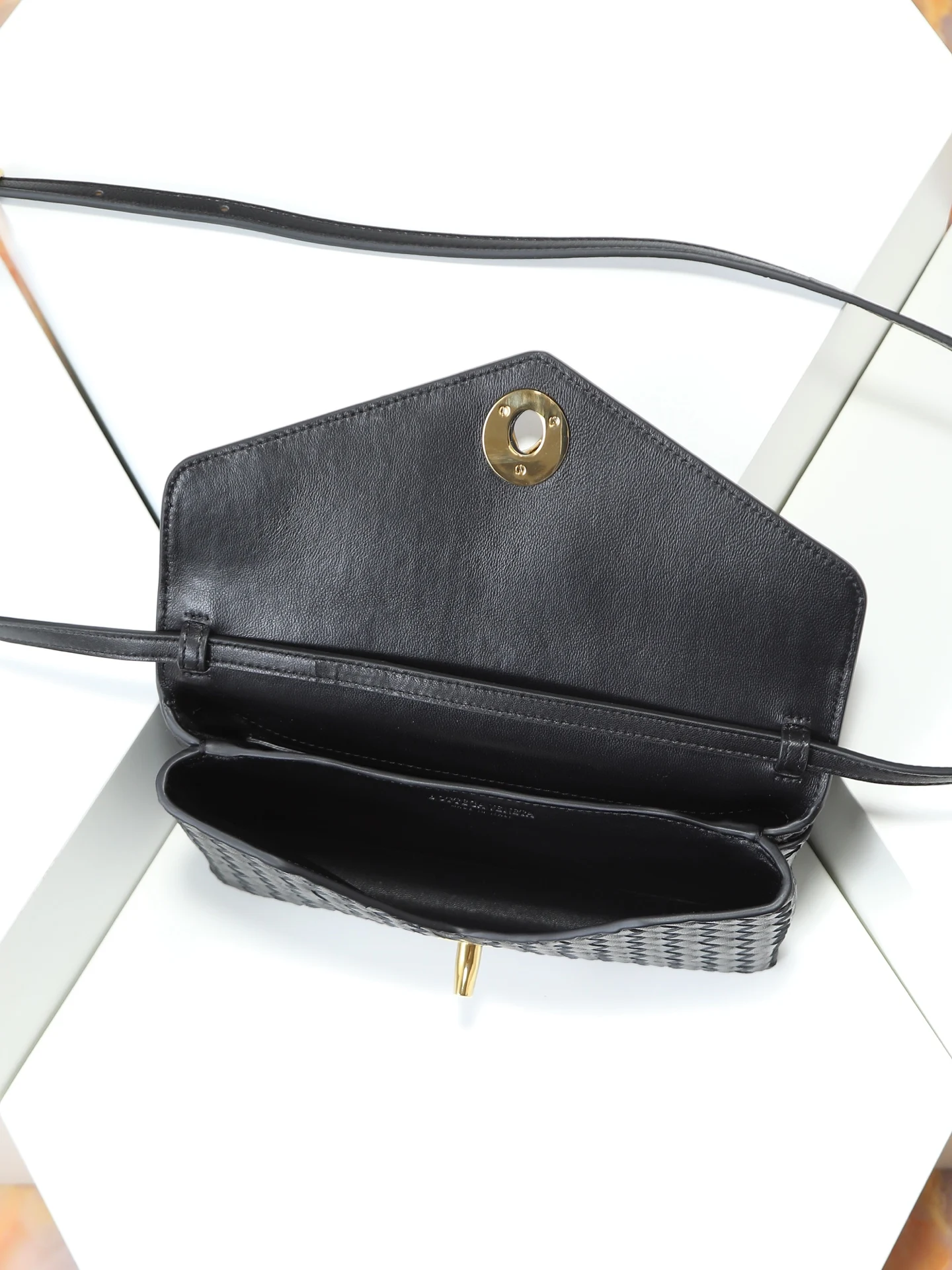 Bottega Veneta 817191 Early Spring New Bag Crossbody Bag - Detail view 9