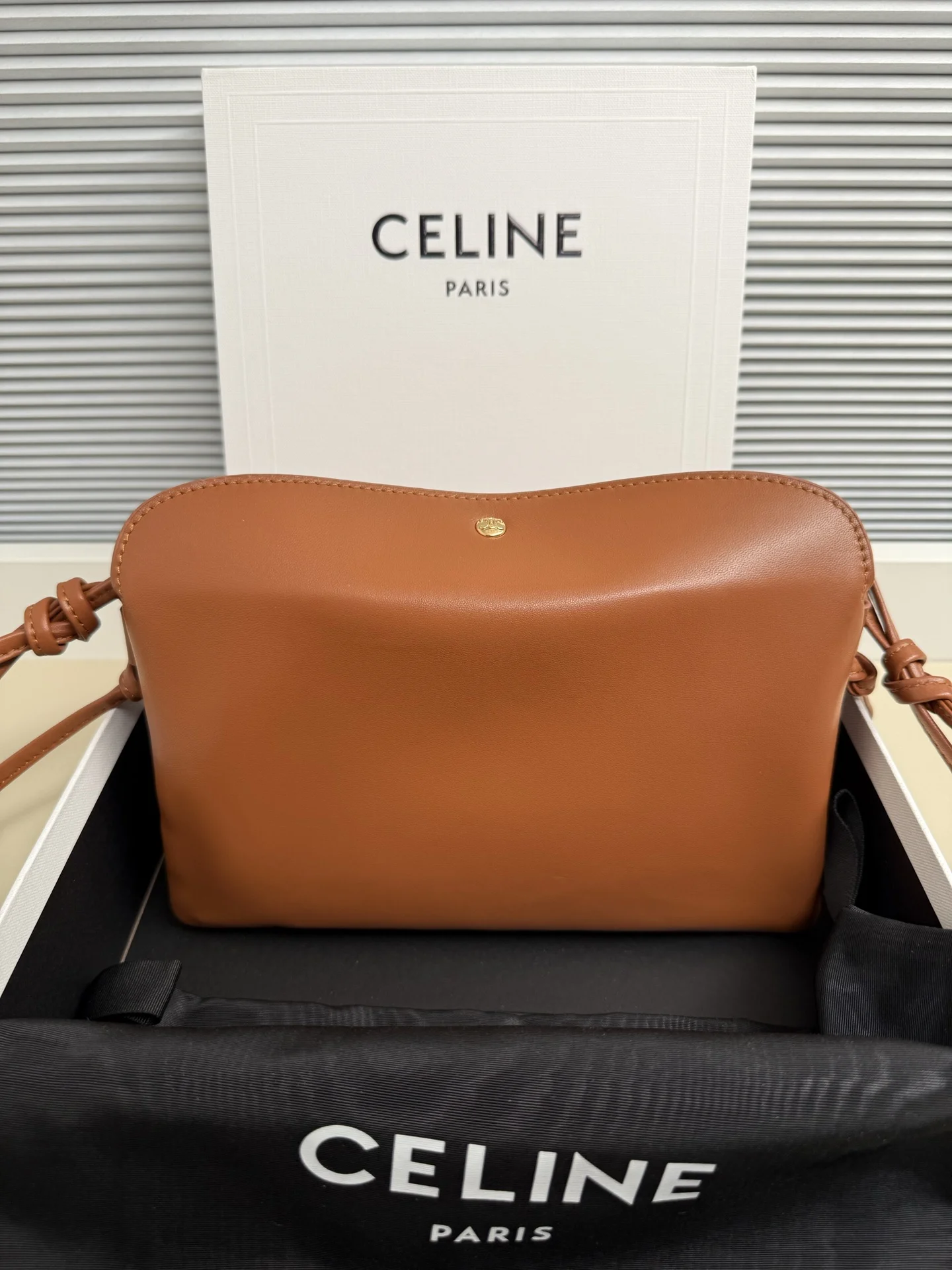 Celine 10p862 Classic Tri-Layer Bag Crossbody Bag - Detail view 2